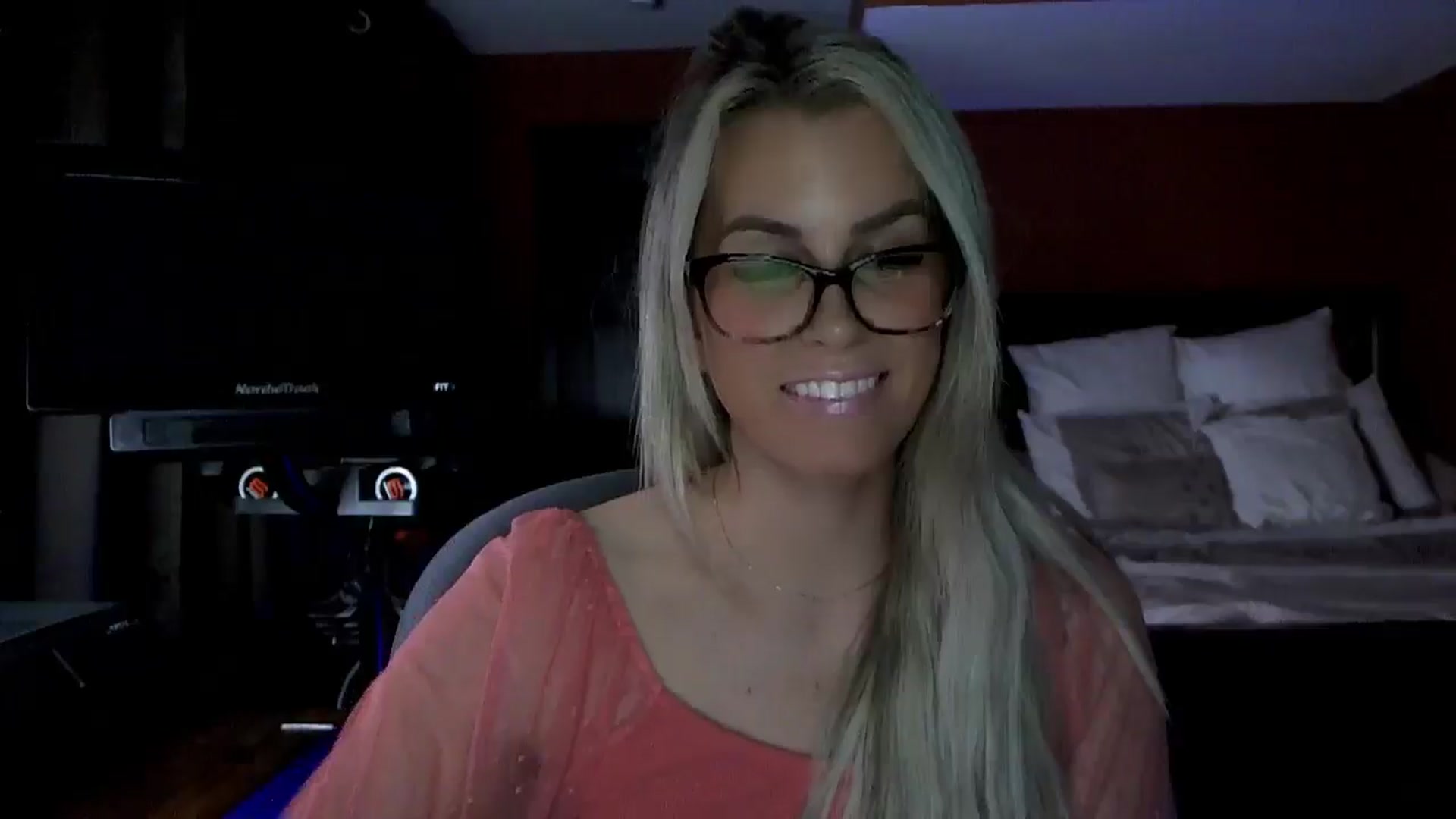 Gallery image thumbnail from Cora9's myfreecams stream on, 02/18/2026, 05:36 image 5 of 20