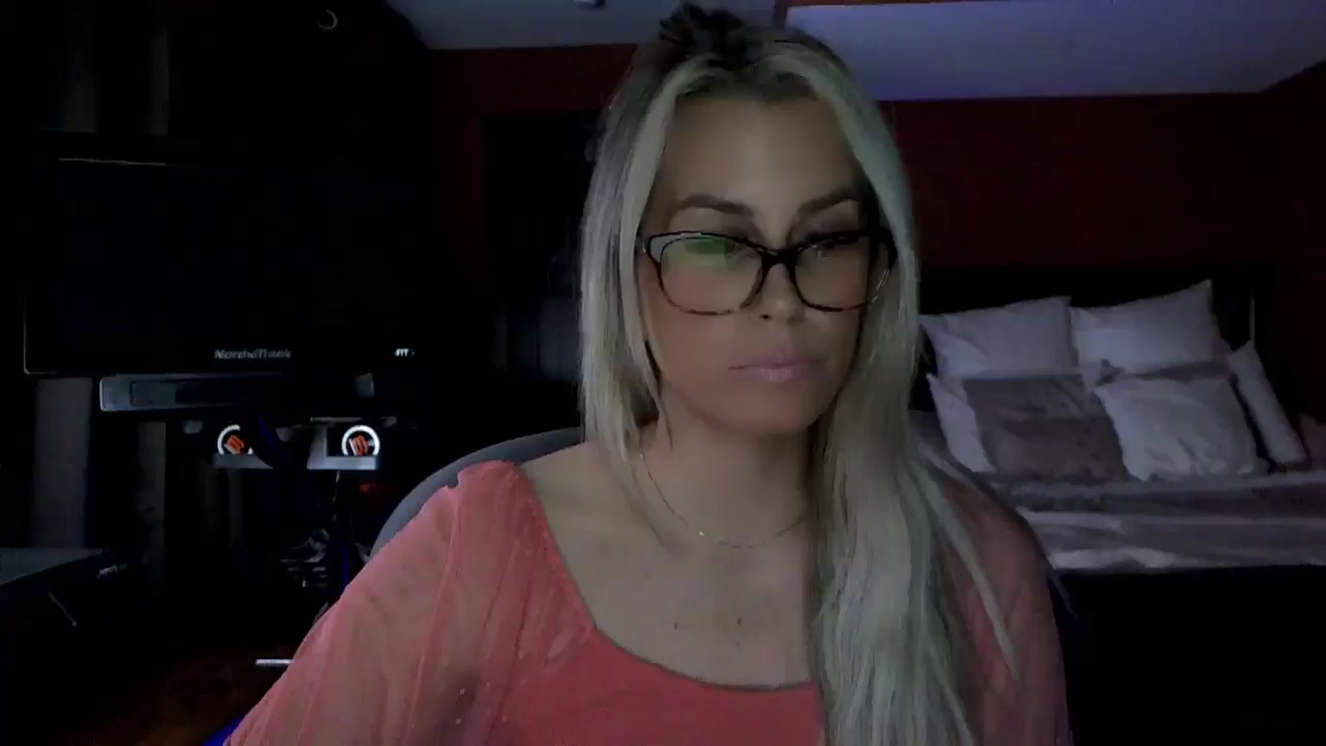 Gallery image thumbnail from Cora9's myfreecams stream on, 02/18/2026, 05:36 image 7 of 20