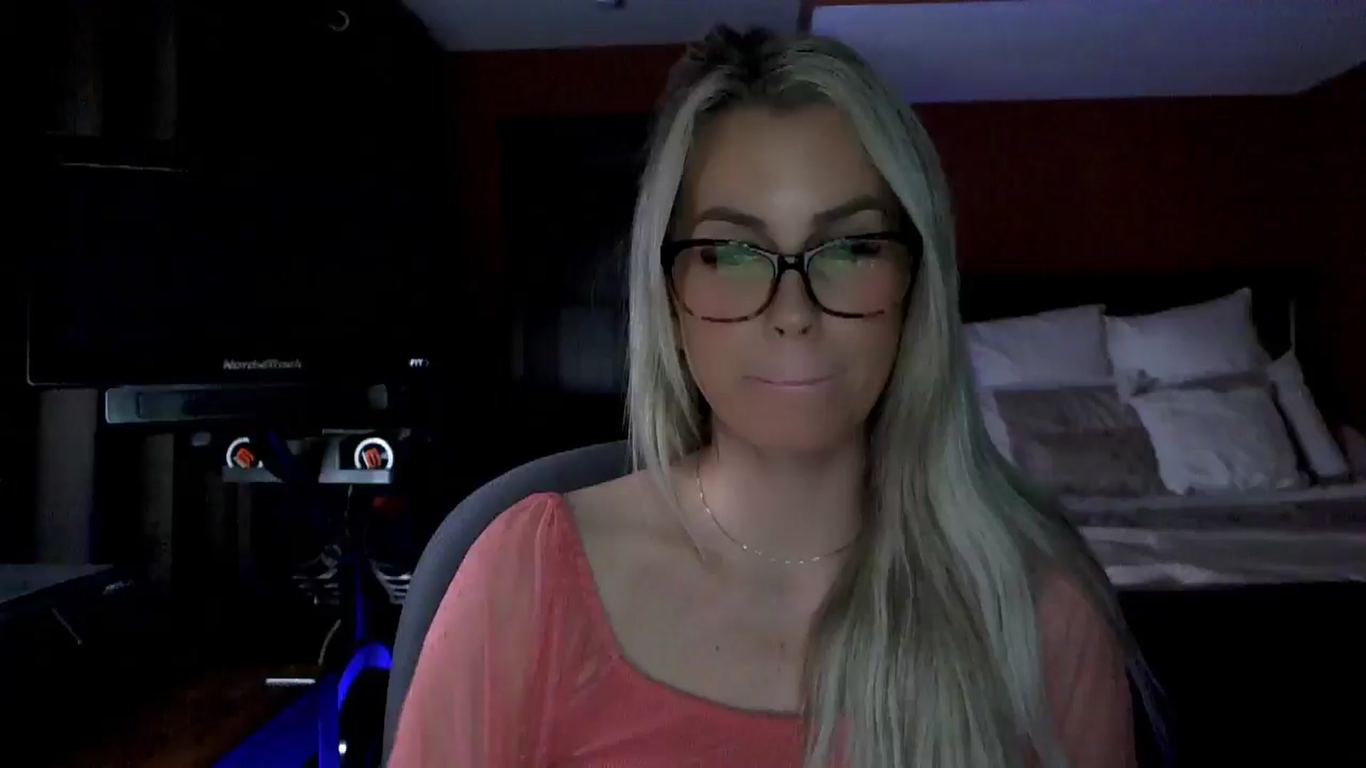Gallery image thumbnail from Cora9's myfreecams stream on, 02/18/2026, 06:20 image 4 of 20