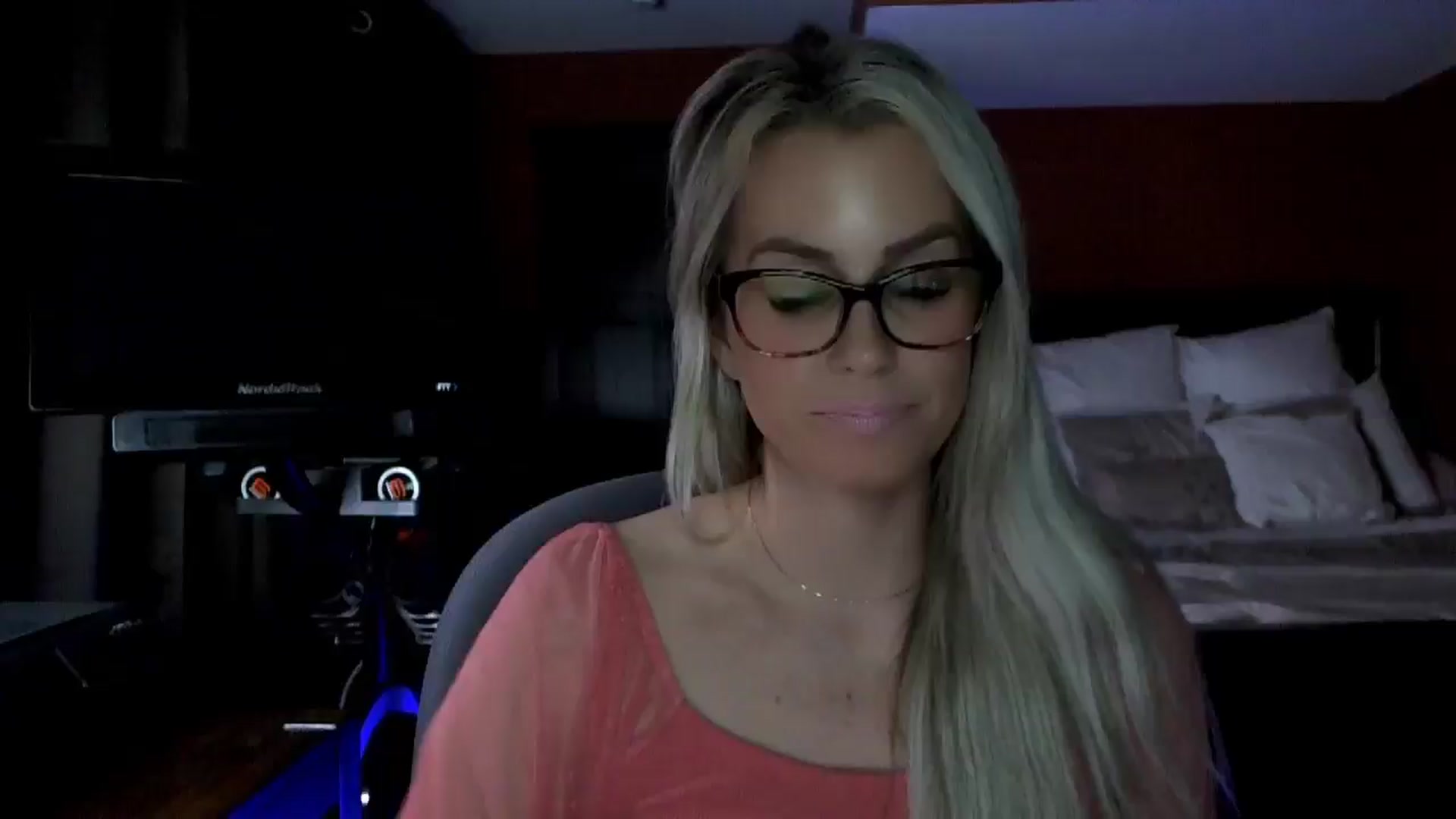 Gallery image thumbnail from Cora9's myfreecams stream on, 02/18/2026, 06:20 image 9 of 20