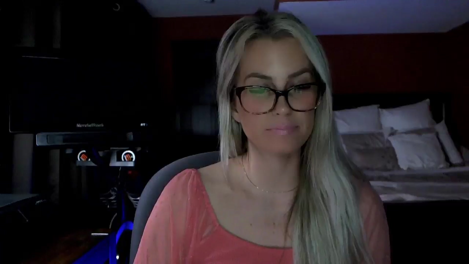 Gallery image thumbnail from Cora9's myfreecams stream on, 02/18/2026, 06:20 image 14 of 20