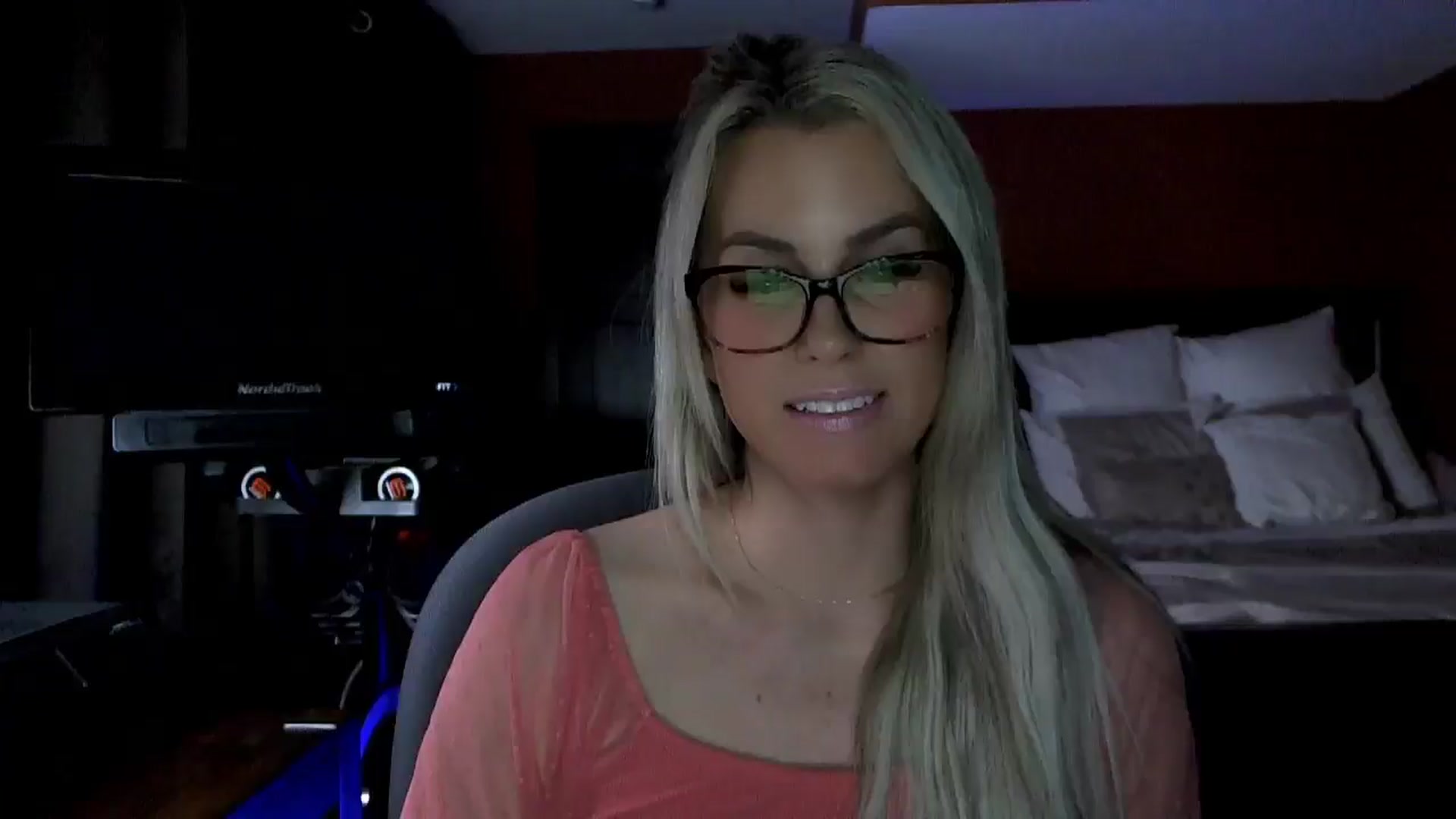 Gallery image thumbnail from Cora9's myfreecams stream on, 02/18/2026, 06:20 image 3 of 20
