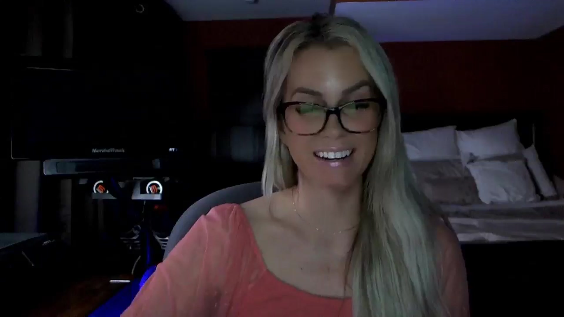 Gallery image thumbnail from Cora9's myfreecams stream on, 02/18/2026, 06:20 image 11 of 20