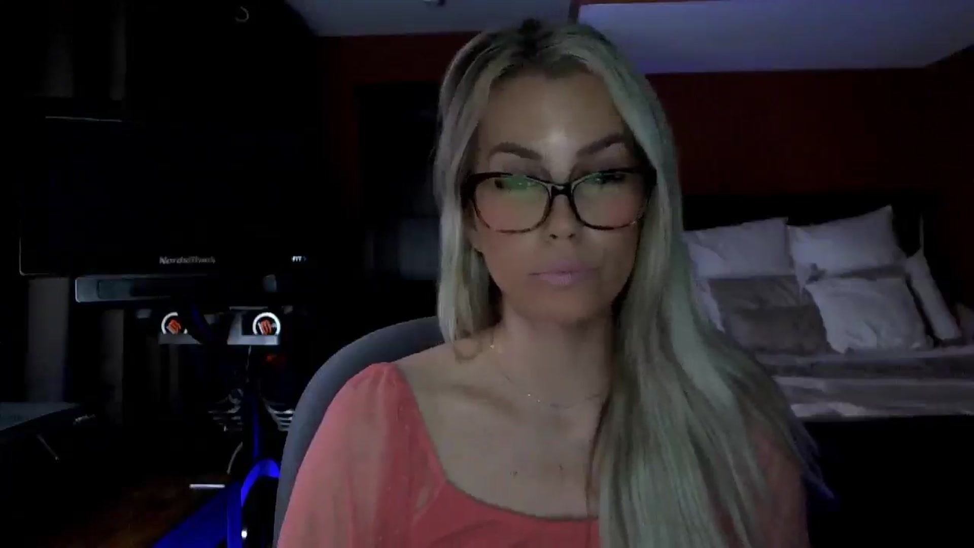 Gallery image thumbnail from Cora9's myfreecams stream on, 02/18/2026, 06:20 image 8 of 20