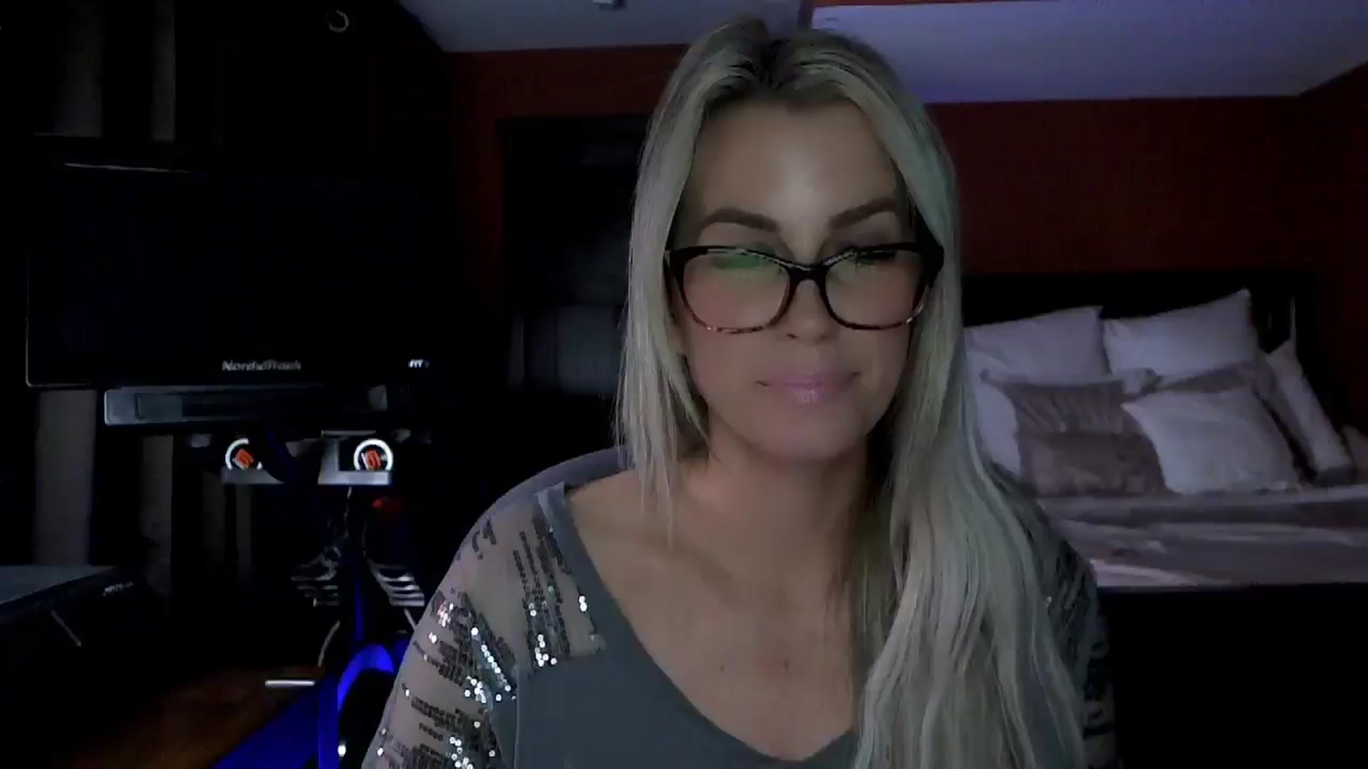 Gallery image thumbnail from Cora9's myfreecams stream on, 02/19/2026, 06:30 image 1 of 20