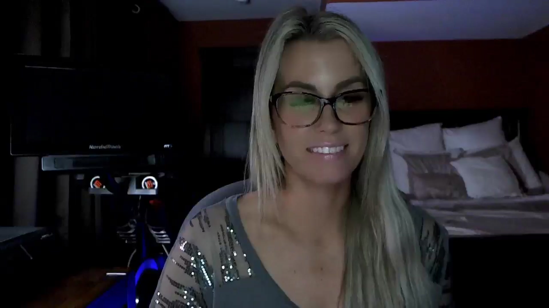 Gallery image thumbnail from Cora9's myfreecams stream on, 02/19/2026, 06:30 image 10 of 20