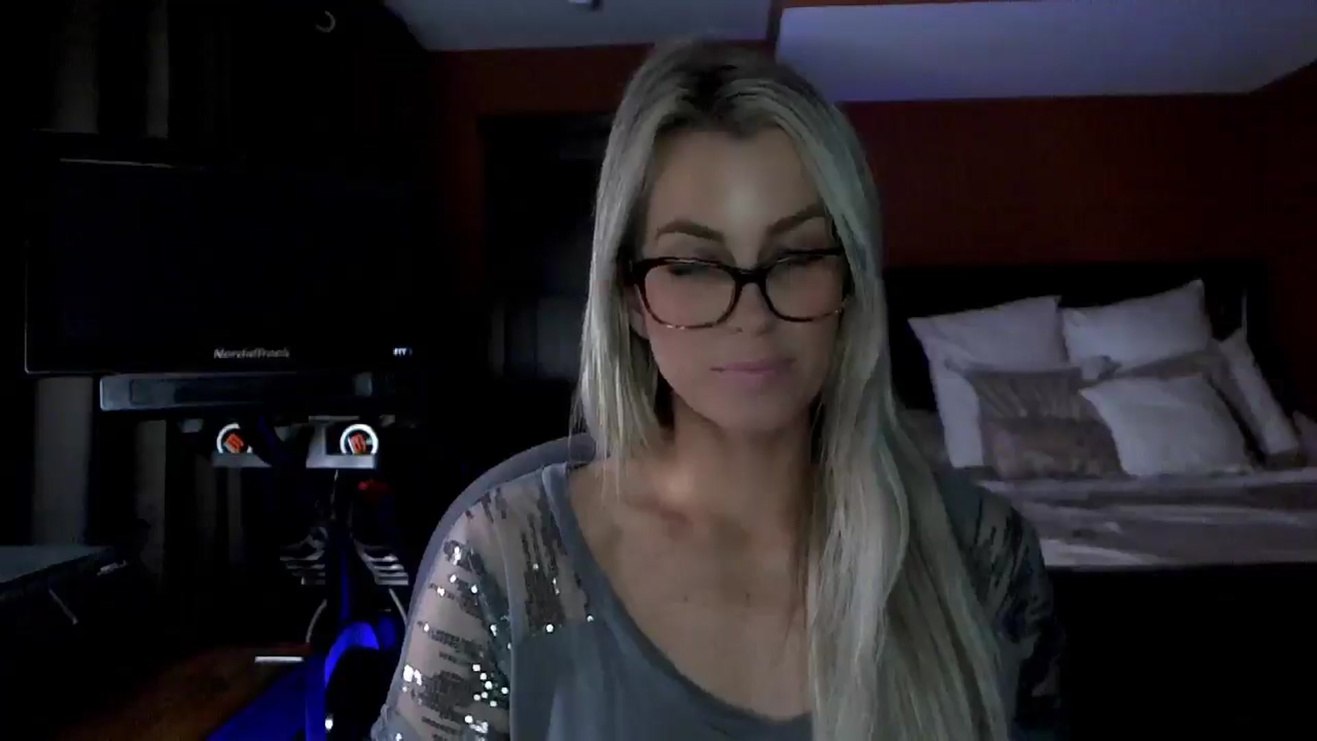 Gallery image thumbnail from Cora9's myfreecams stream on, 02/19/2026, 06:30 image 17 of 20