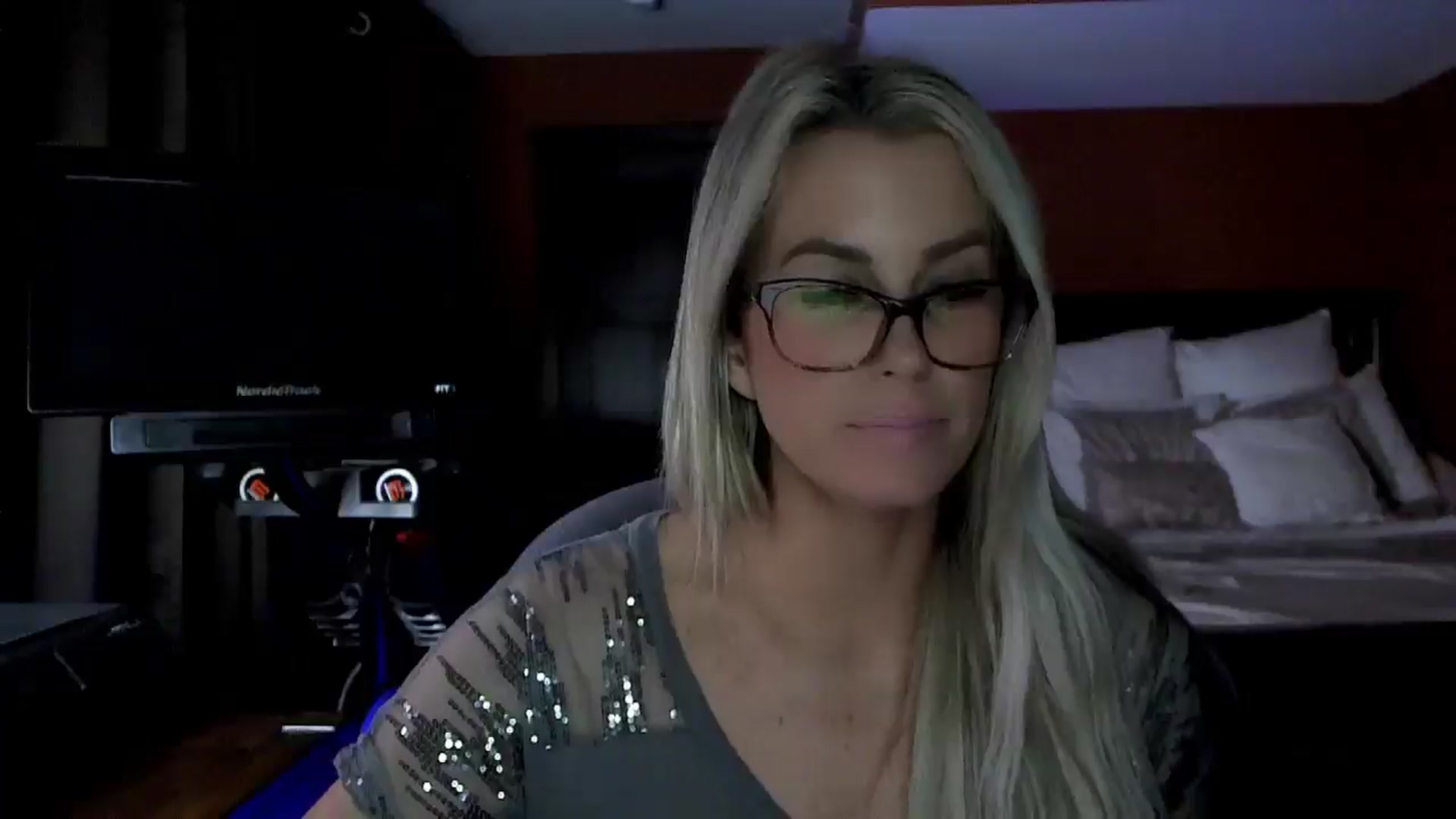 Gallery image thumbnail from Cora9's myfreecams stream on, 02/19/2026, 06:30 image 16 of 20