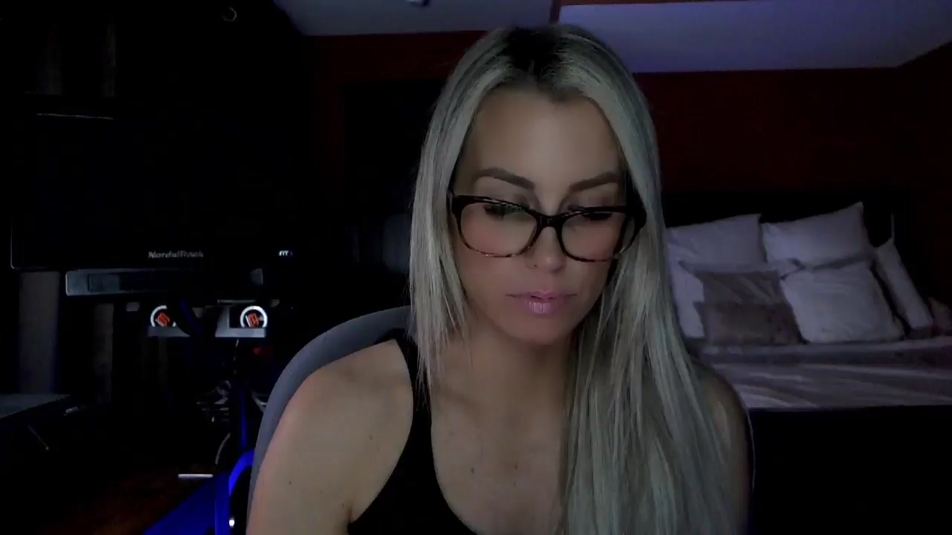 Gallery image thumbnail from Cora9's myfreecams stream on, 02/24/2026, 05:14 image 12 of 20