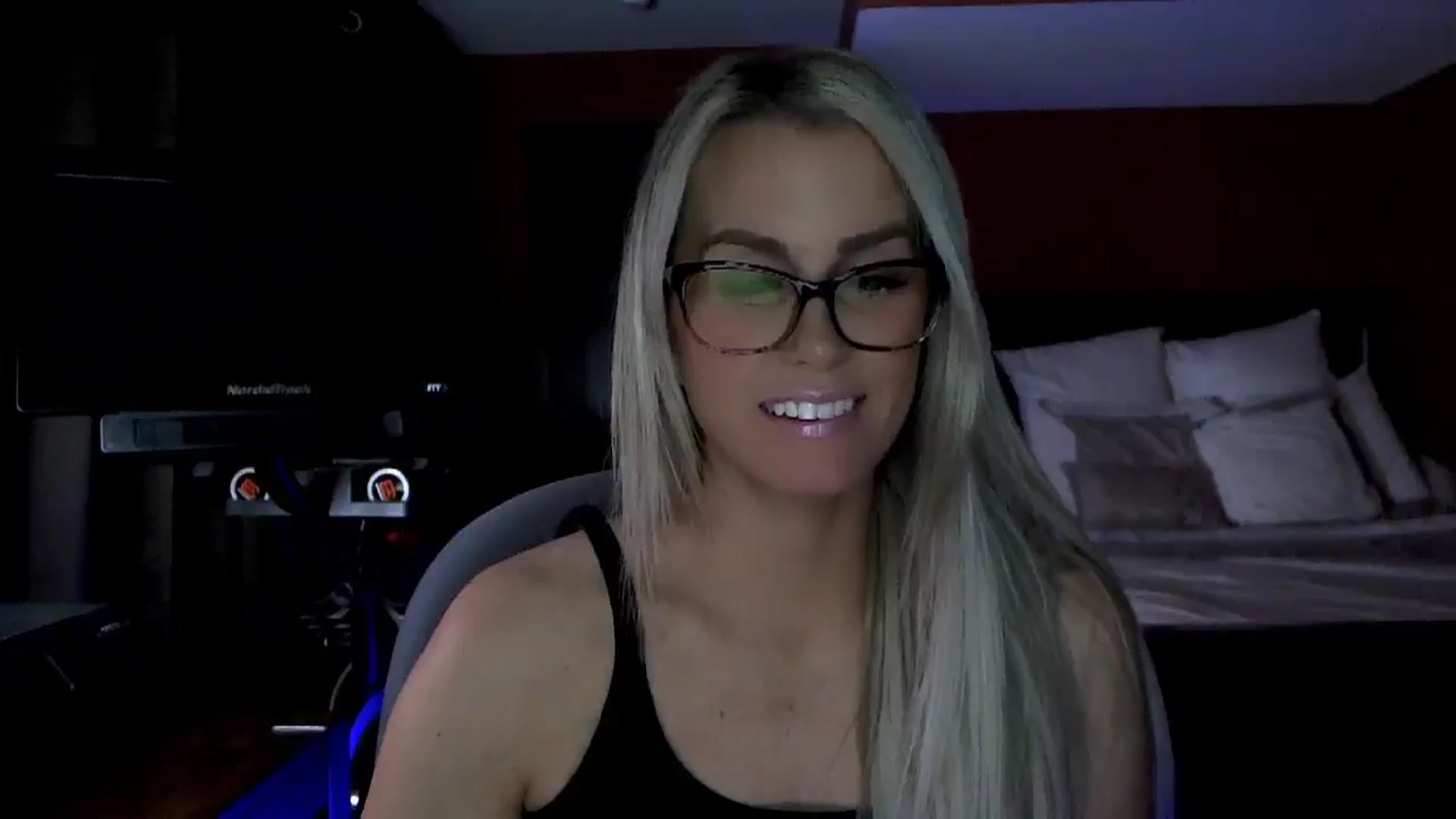 Gallery image thumbnail from Cora9's myfreecams stream on, 02/24/2026, 05:14 image 15 of 20