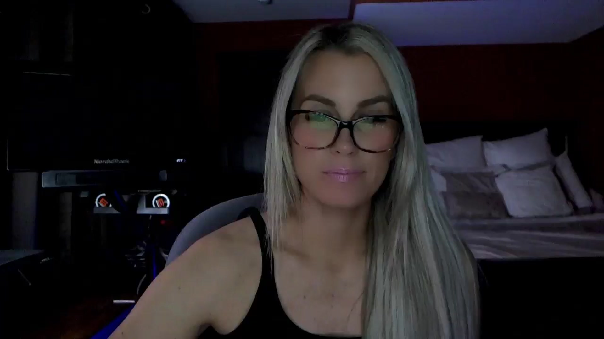 Gallery image thumbnail from Cora9's myfreecams stream on, 02/24/2026, 05:14 image 18 of 20