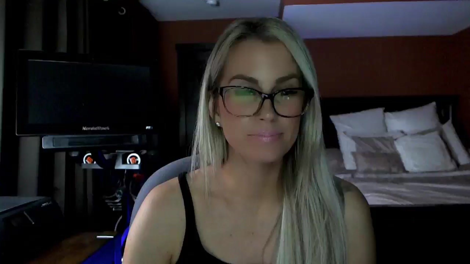 Gallery image thumbnail from Cora9's myfreecams stream on, 02/24/2026, 06:36 image 5 of 20