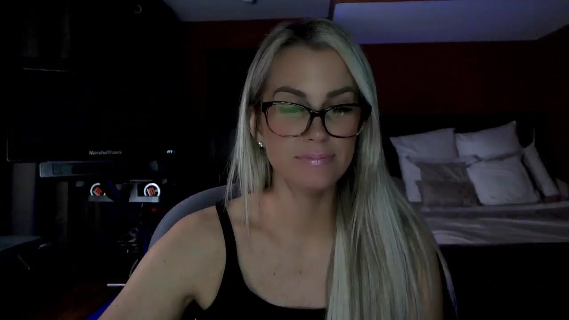 Gallery image thumbnail from Cora9's myfreecams stream on, 02/24/2026, 06:36 image 3 of 20