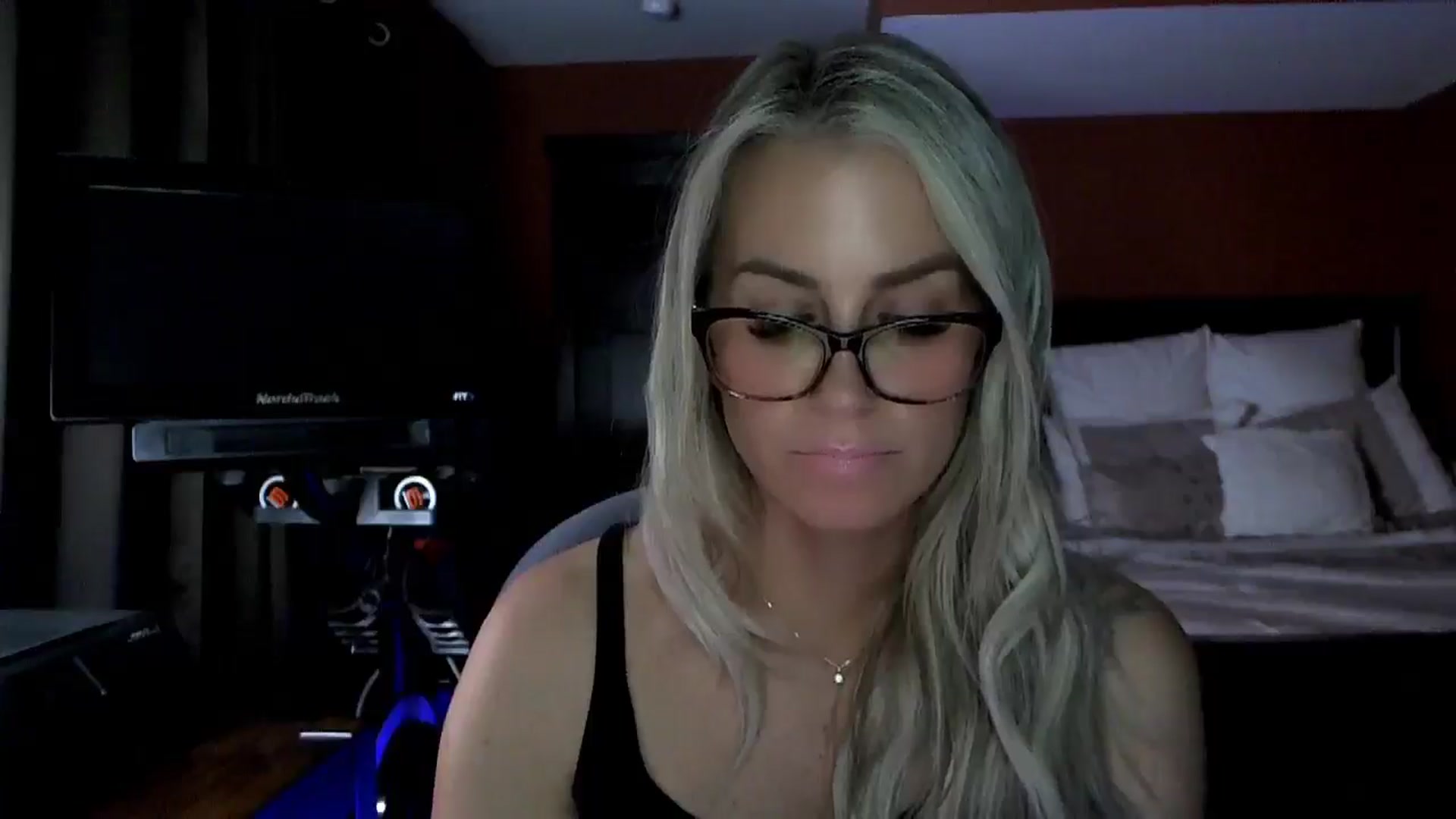 Gallery image thumbnail from Cora9's myfreecams stream on, 02/27/2026, 05:40 image 20 of 20