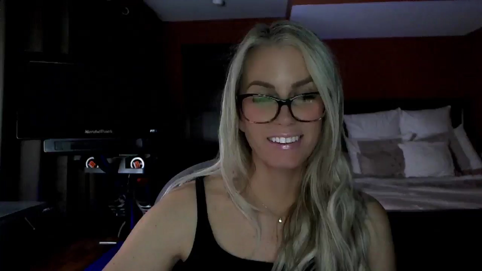 Gallery image thumbnail from Cora9's myfreecams stream on, 02/27/2026, 05:40 image 10 of 20