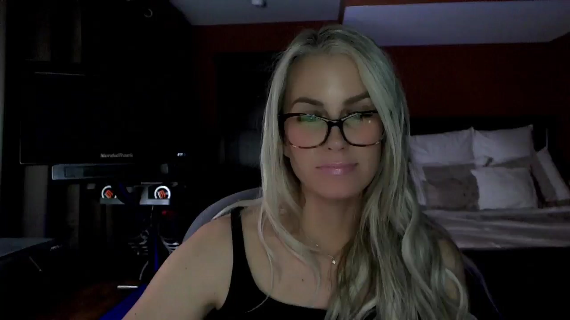 Gallery image thumbnail from Cora9's myfreecams stream on, 02/27/2026, 05:40 image 12 of 20