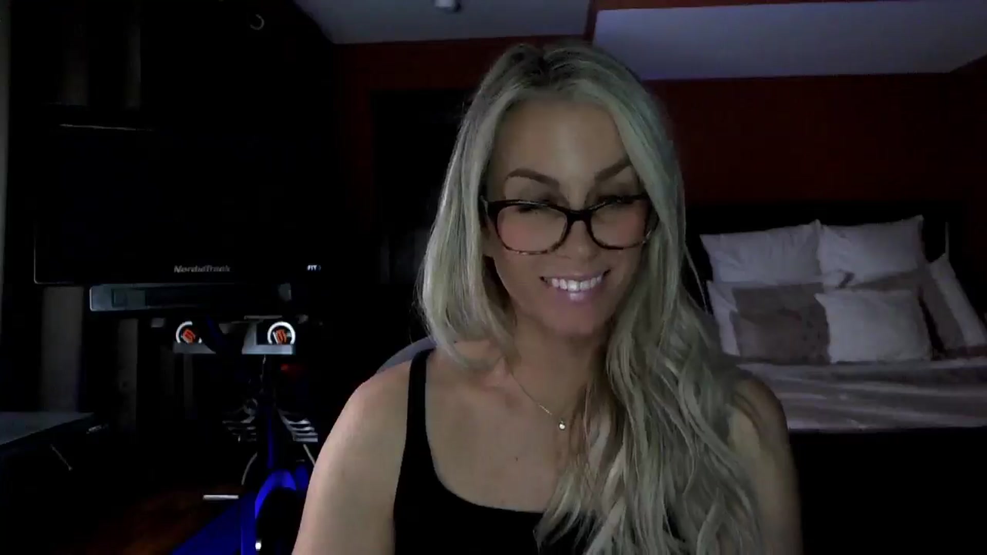 Gallery image thumbnail from Cora9's myfreecams stream on, 02/27/2026, 05:40 image 3 of 20
