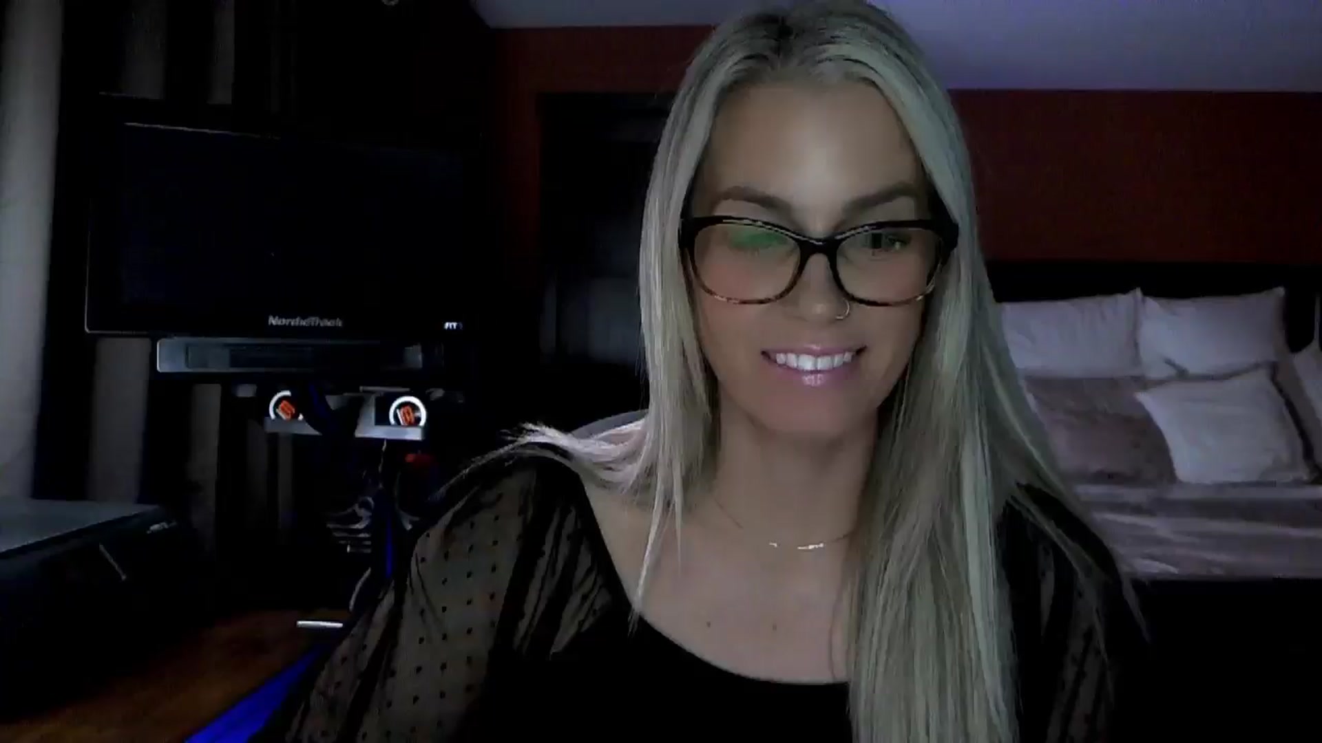 Gallery image thumbnail from Cora9's myfreecams stream on, 03/03/2026, 06:09 image 2 of 20