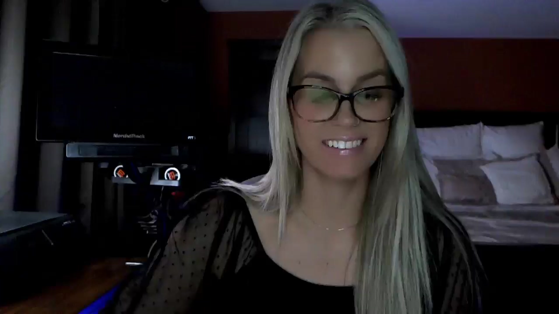 Gallery image thumbnail from Cora9's myfreecams stream on, 03/03/2026, 06:09 image 3 of 20