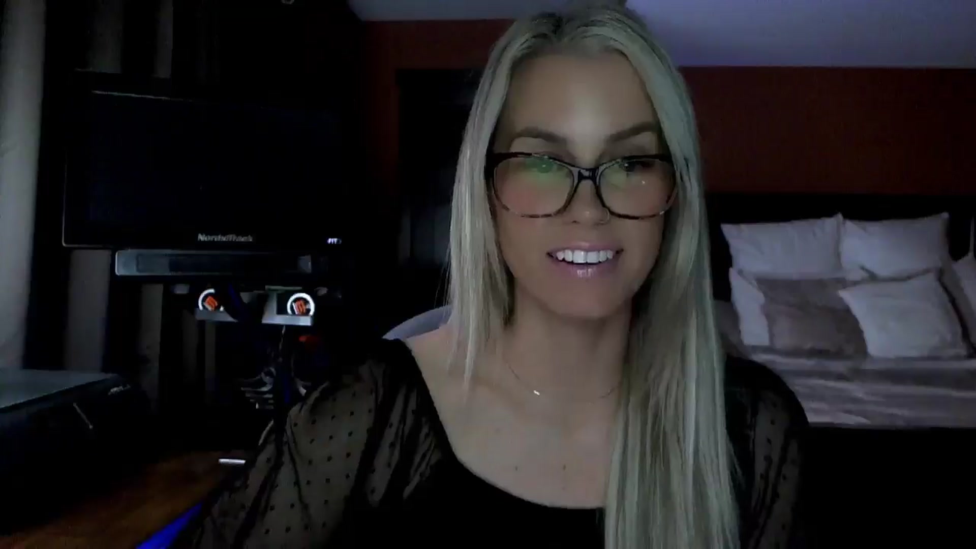 Gallery image thumbnail from Cora9's myfreecams stream on, 03/03/2026, 06:09 image 19 of 20