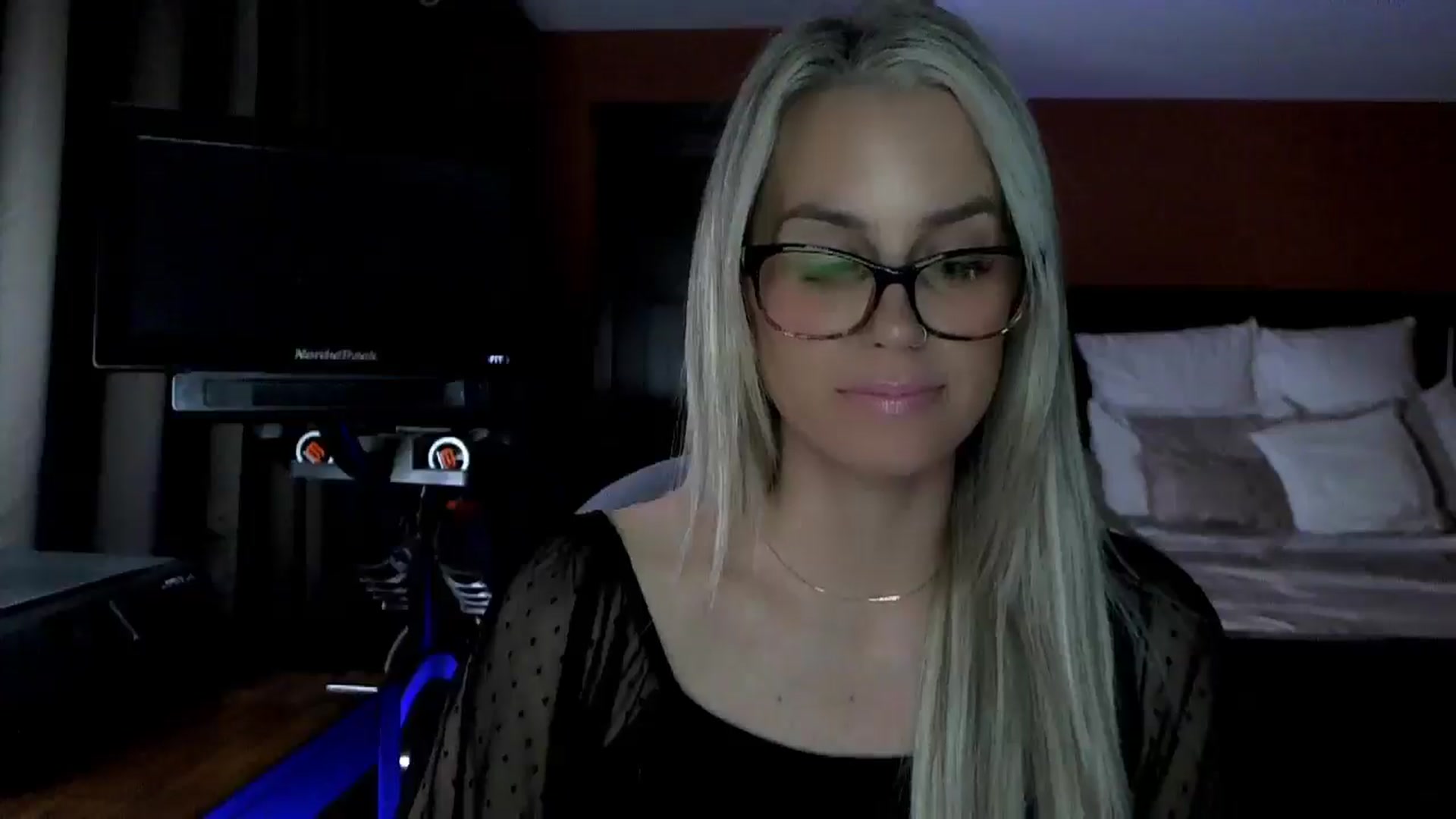 Gallery image thumbnail from Cora9's myfreecams stream on, 03/03/2026, 06:09 image 20 of 20