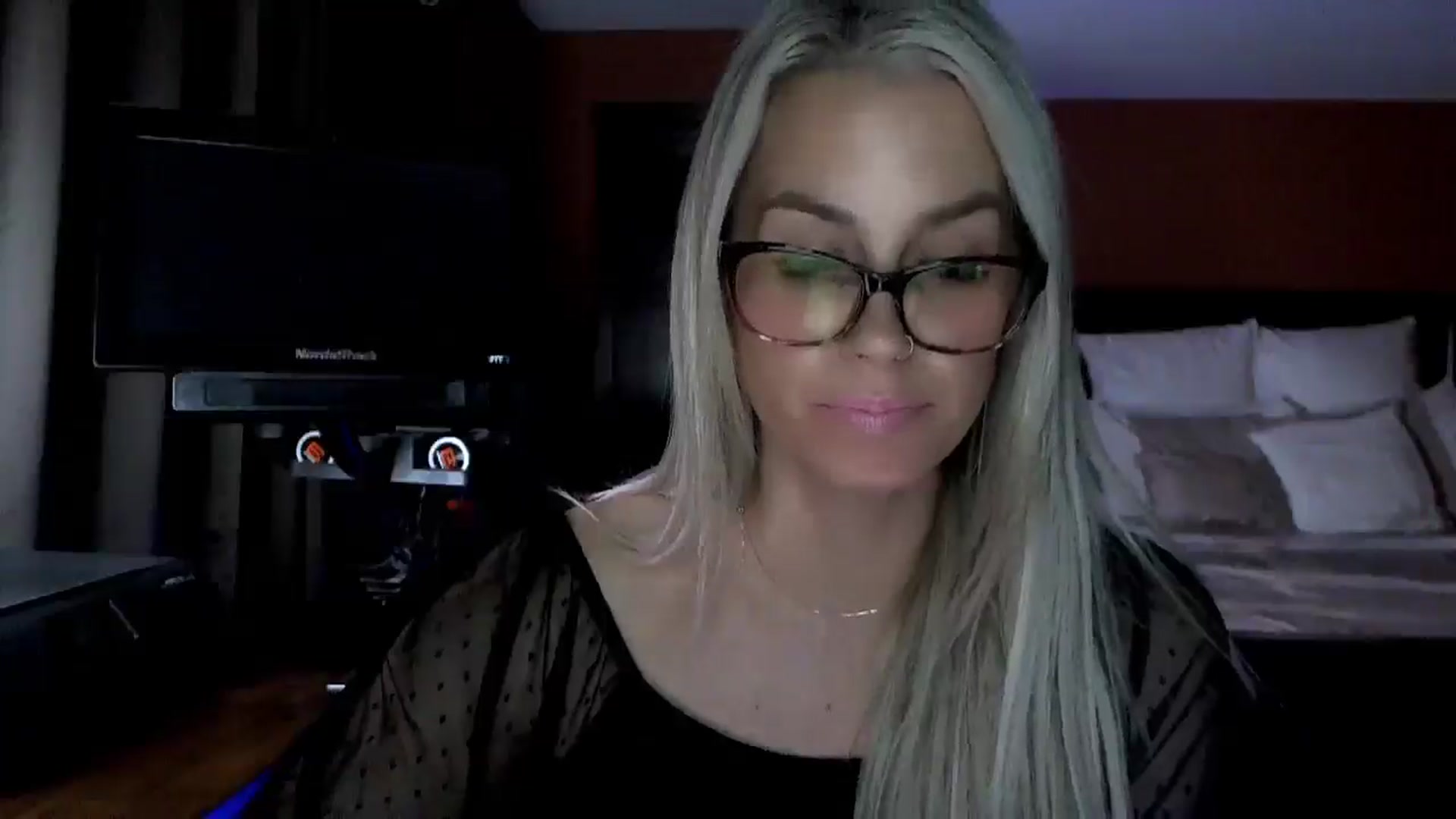 Gallery image thumbnail from Cora9's myfreecams stream on, 03/03/2026, 06:09 image 8 of 20