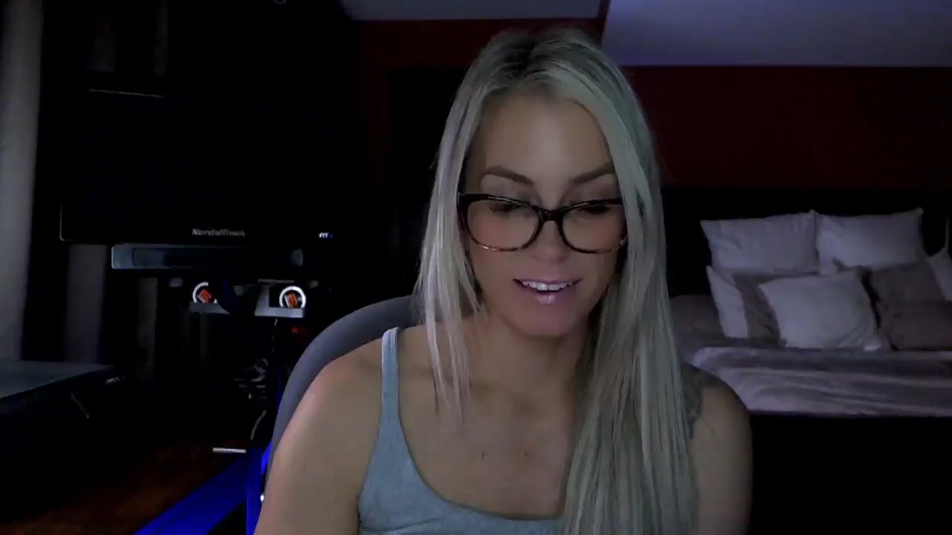 Gallery image thumbnail from Cora9's myfreecams stream on, 03/05/2026, 06:47 image 9 of 20