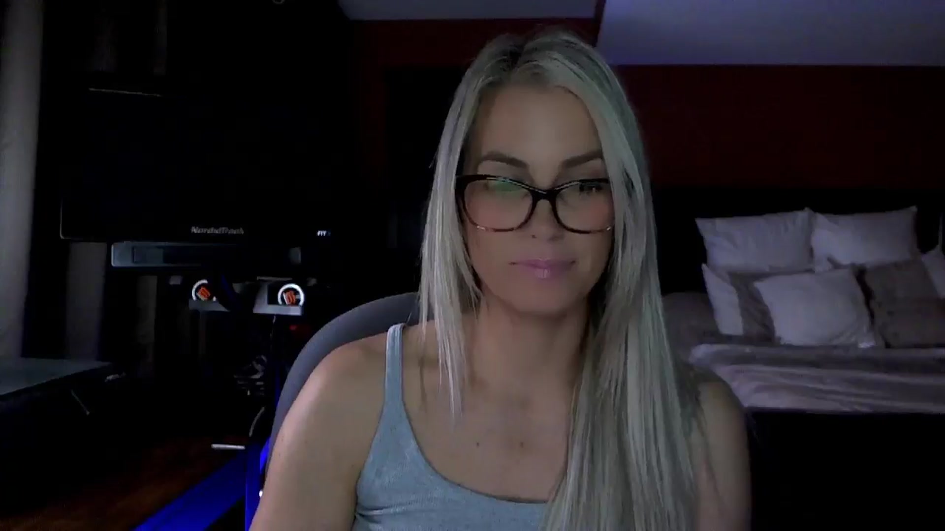 Gallery image thumbnail from Cora9's myfreecams stream on, 03/05/2026, 06:47 image 3 of 20