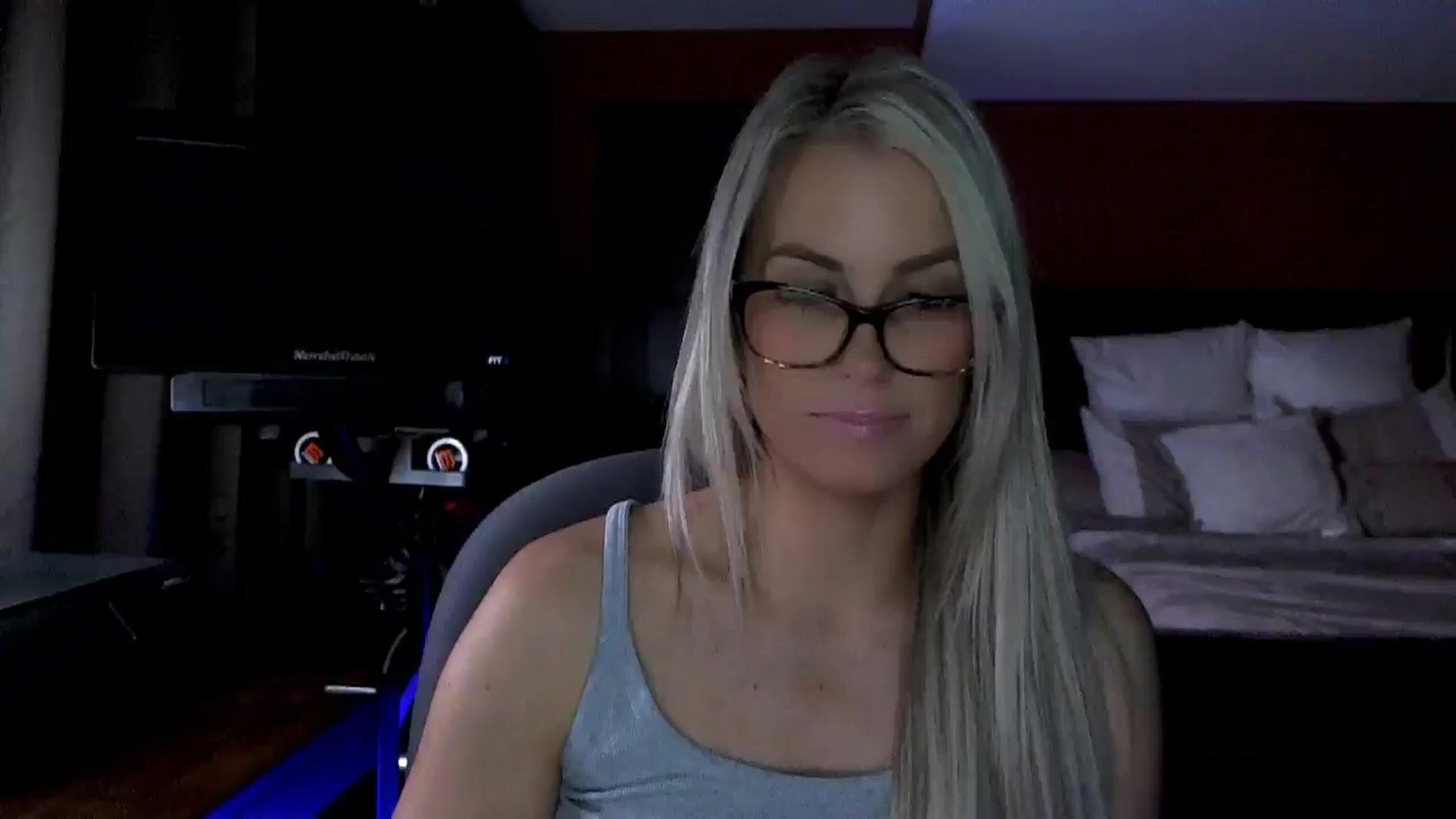 Gallery image thumbnail from Cora9's myfreecams stream on, 03/05/2026, 06:47 image 8 of 20