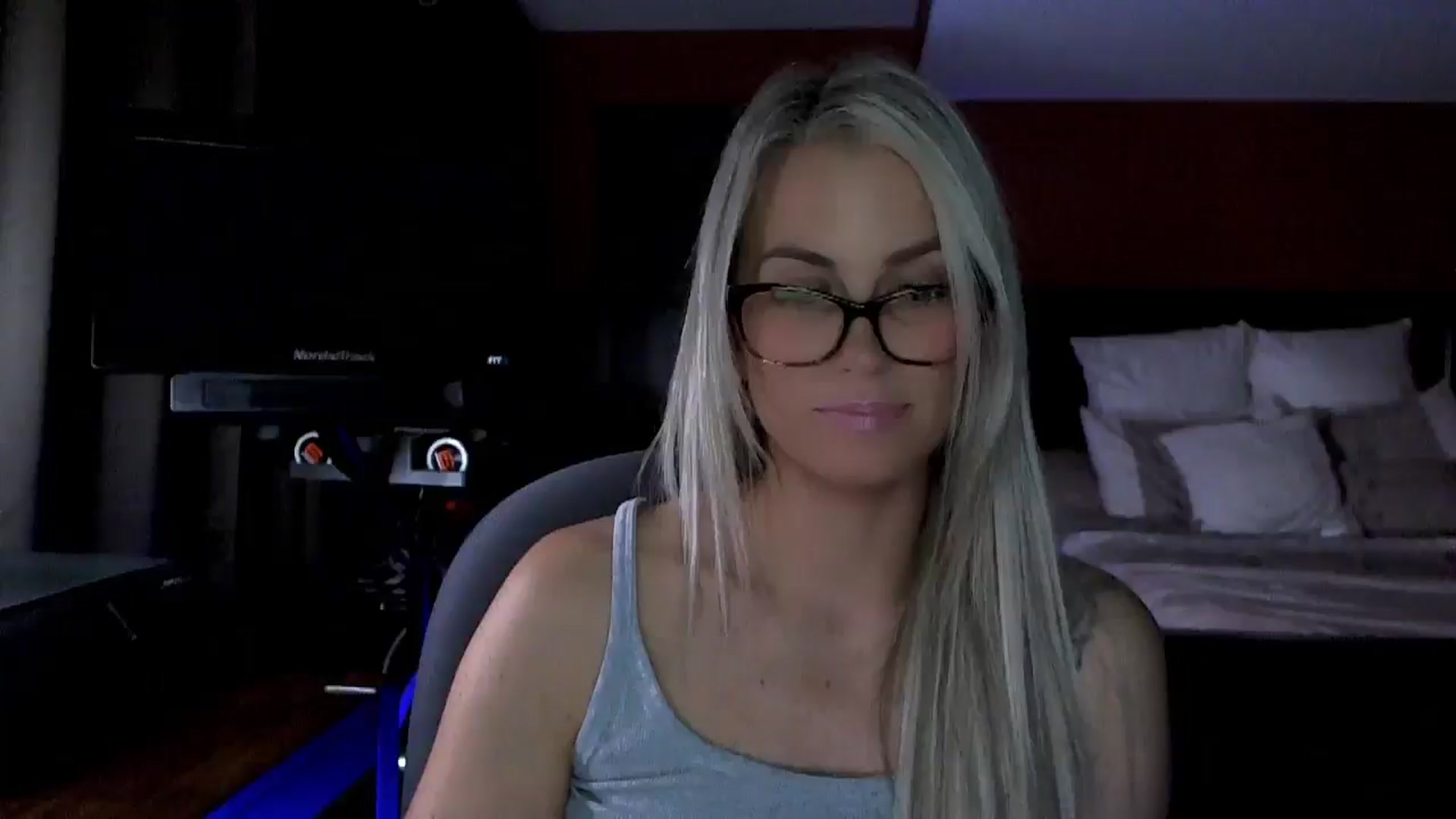 Gallery image thumbnail from Cora9's myfreecams stream on, 03/05/2026, 06:47 image 16 of 20