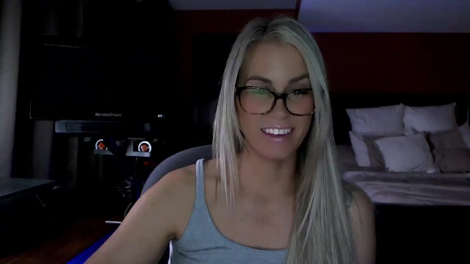 Gallery image thumbnail from Cora9's myfreecams stream on, 03/05/2026, 06:47 image 4 of 20