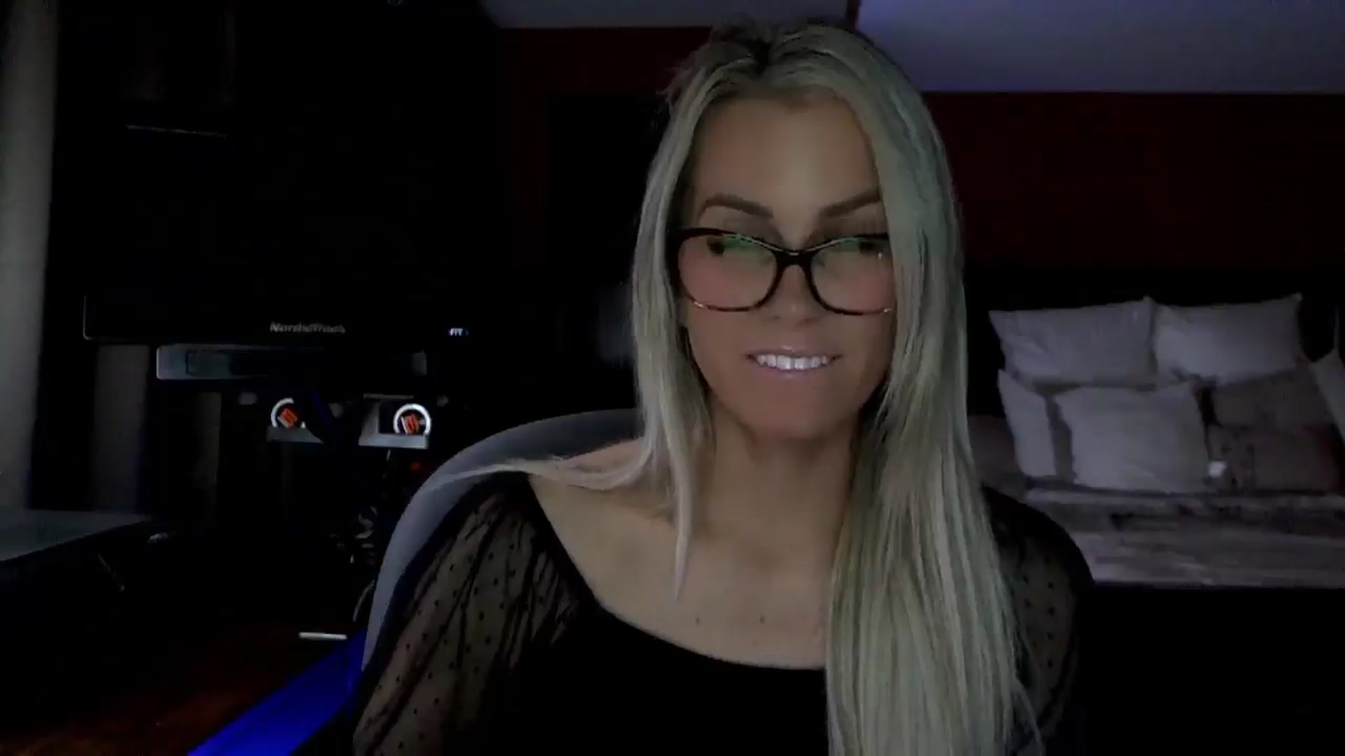 Gallery image thumbnail from Cora9's myfreecams stream on, 03/11/2026, 04:21 image 20 of 20