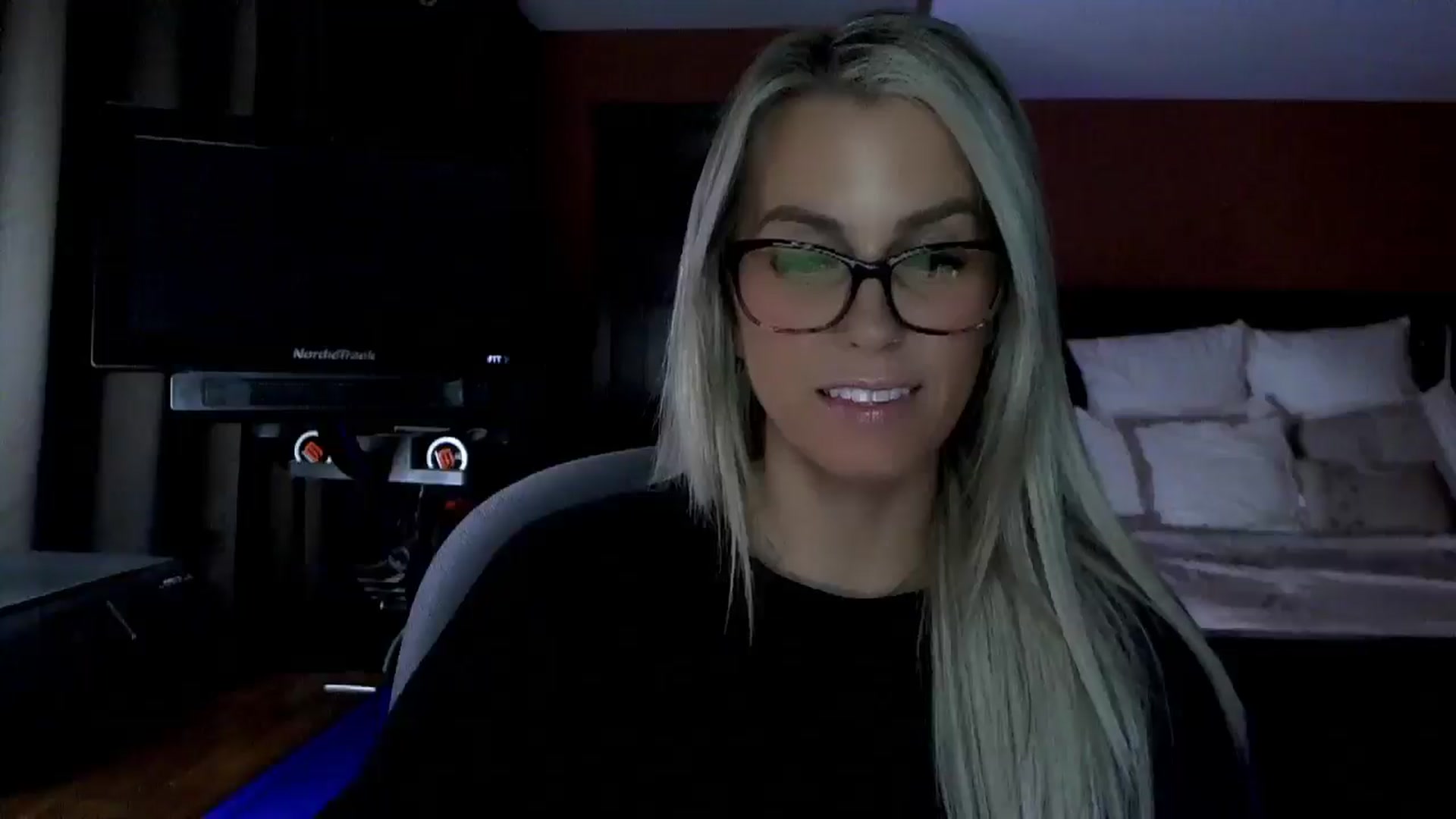 Gallery image thumbnail from Cora9's myfreecams stream on, 03/18/2026, 05:05 image 2 of 20