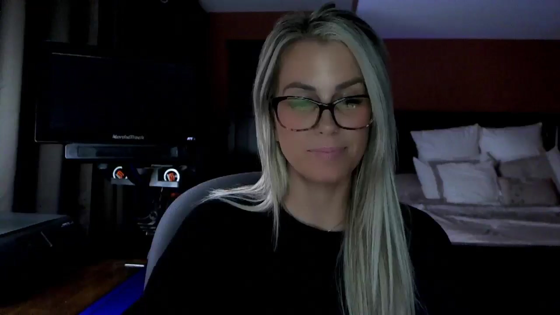 Gallery image thumbnail from Cora9's myfreecams stream on, 03/18/2026, 05:05 image 16 of 20