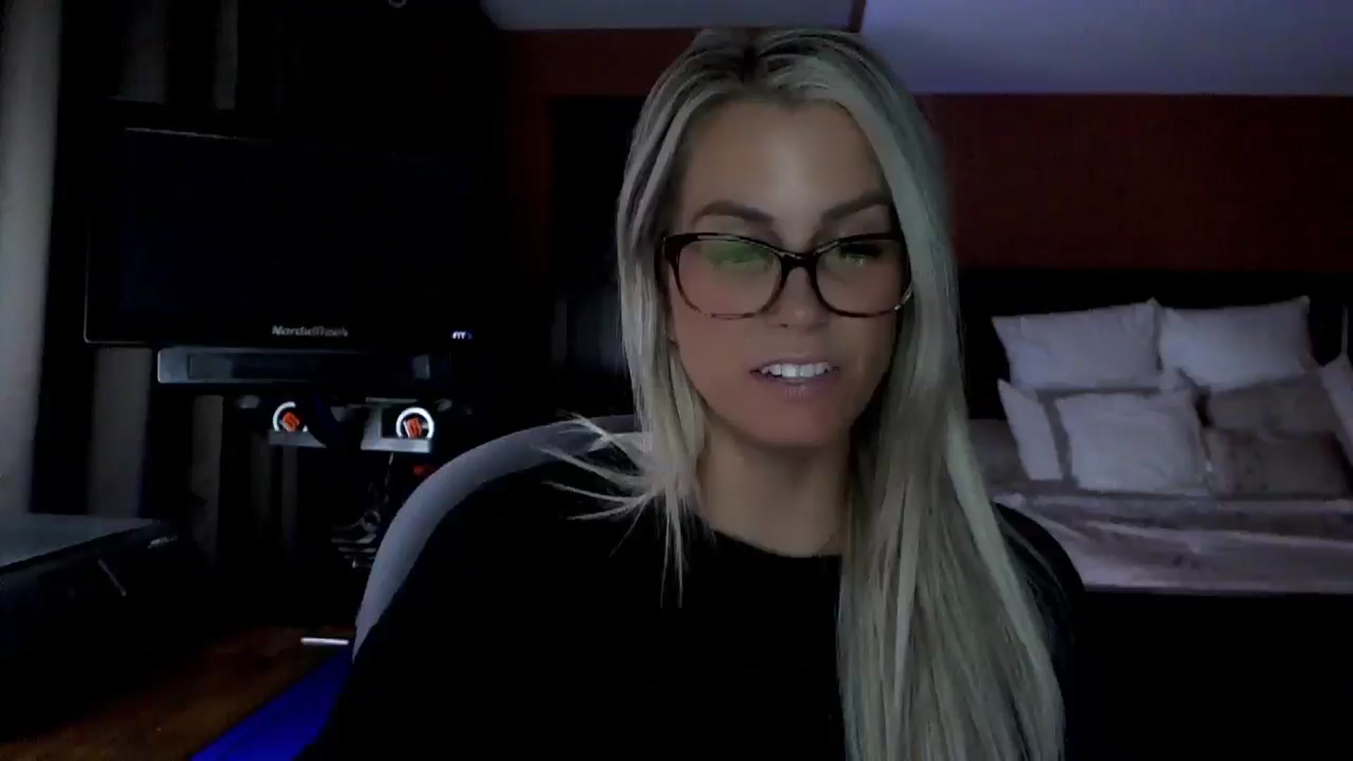 Gallery image thumbnail from Cora9's myfreecams stream on, 03/18/2026, 05:05 image 12 of 20