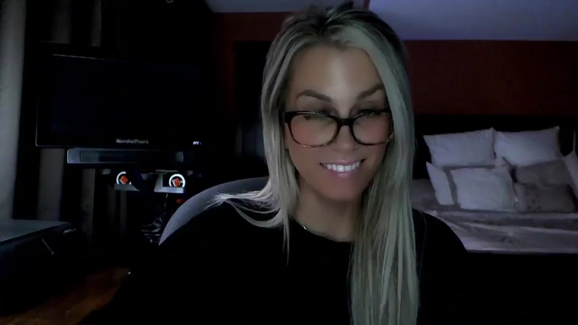 Gallery image thumbnail from Cora9's myfreecams stream on, 03/18/2026, 05:05 image 18 of 20