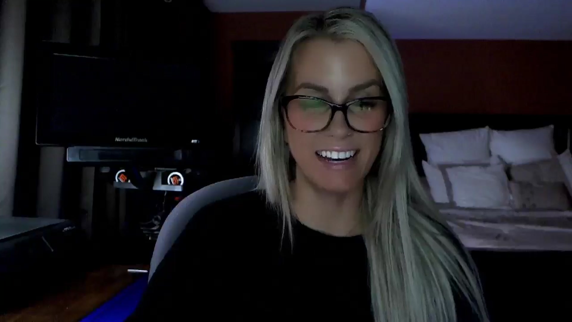 Gallery image thumbnail from Cora9's myfreecams stream on, 03/18/2026, 05:05 image 7 of 20