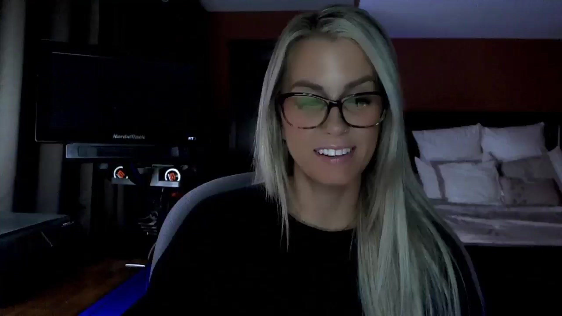 Gallery image thumbnail from Cora9's myfreecams stream on, 03/18/2026, 05:05 image 1 of 20