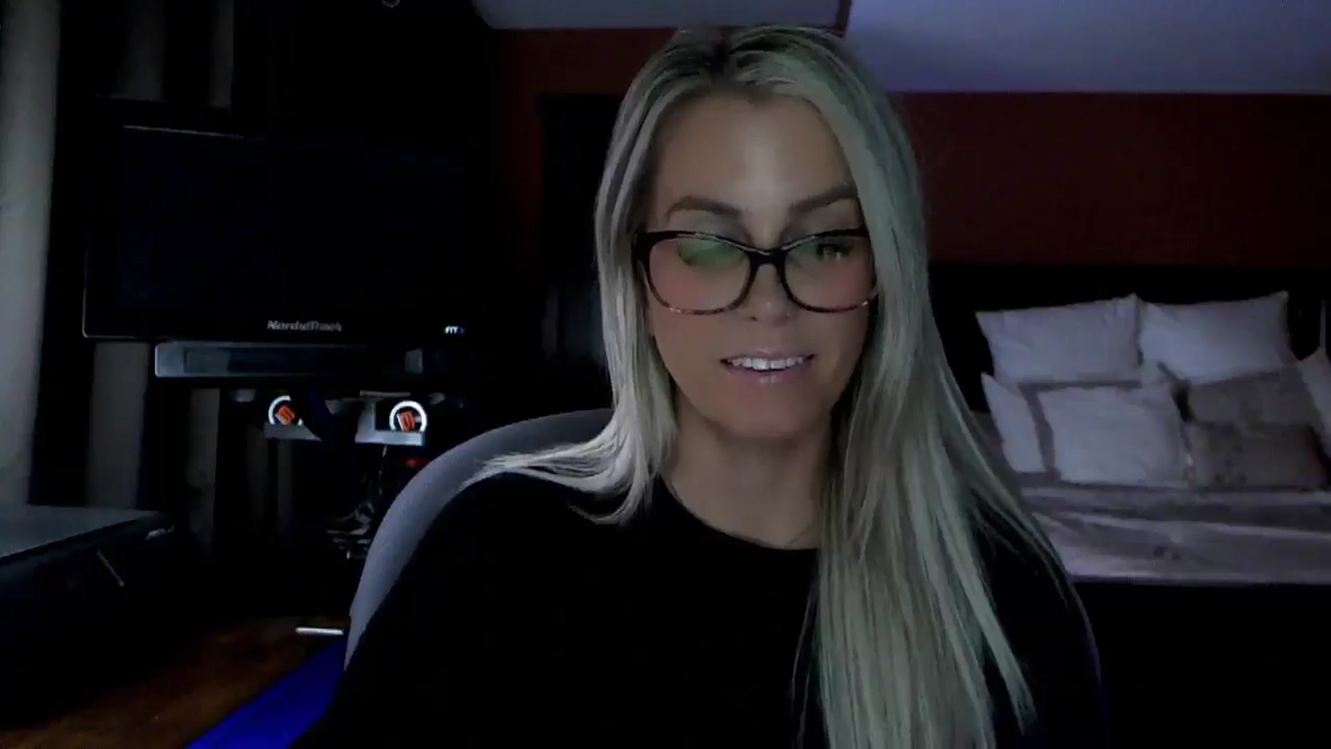 Gallery image thumbnail from Cora9's myfreecams stream on, 03/18/2026, 05:05 image 15 of 20