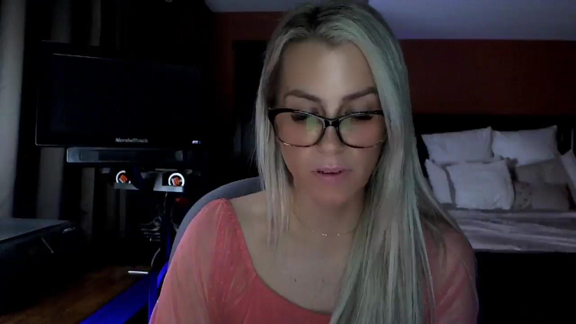 Gallery image thumbnail from Cora9's myfreecams stream on, 03/19/2026, 05:00 image 8 of 20