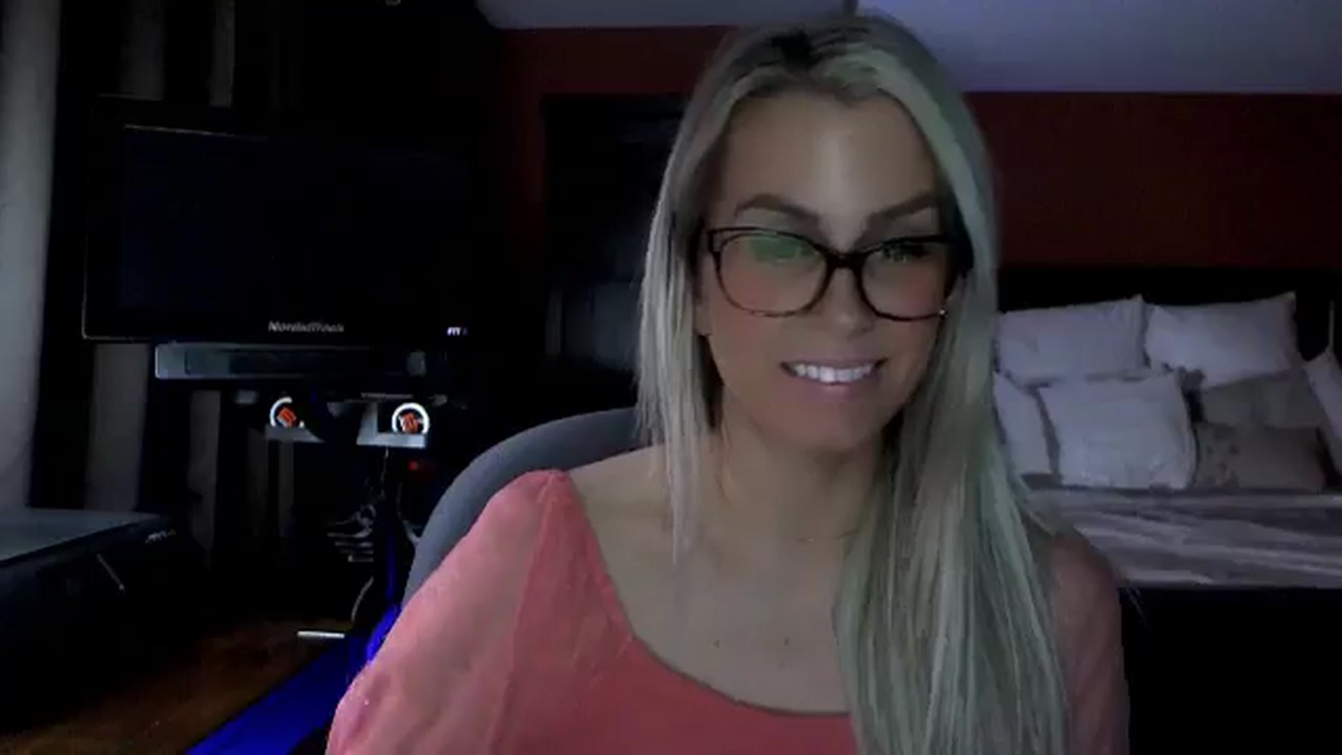 Gallery image thumbnail from Cora9's myfreecams stream on, 03/19/2026, 05:00 image 18 of 20