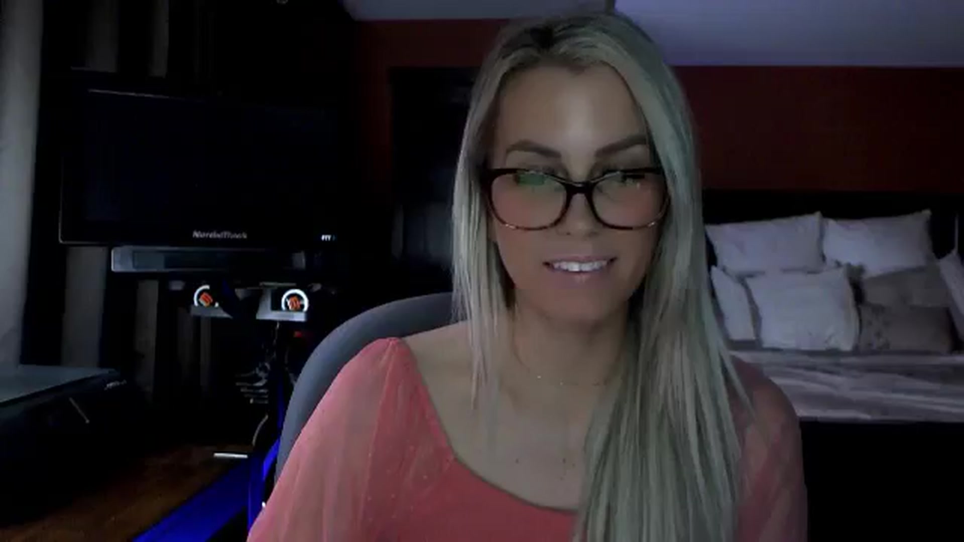 Gallery image thumbnail from Cora9's myfreecams stream on, 03/19/2026, 05:00 image 19 of 20