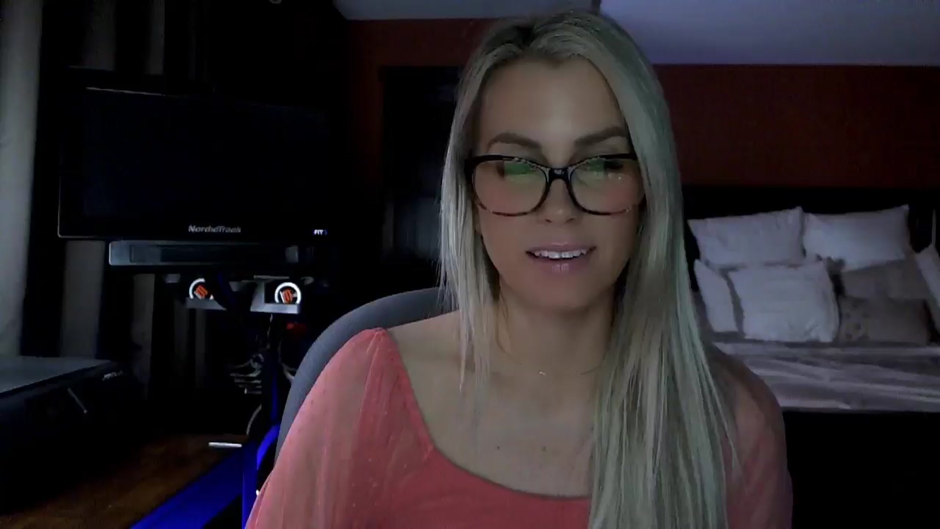 Gallery image thumbnail from Cora9's myfreecams stream on, 03/19/2026, 05:00 image 10 of 20
