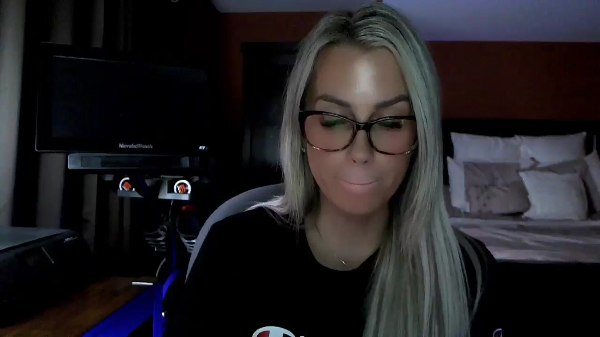 Gallery image thumbnail from Cora9's myfreecams stream on, 03/24/2026, 04:54 image 18 of 20
