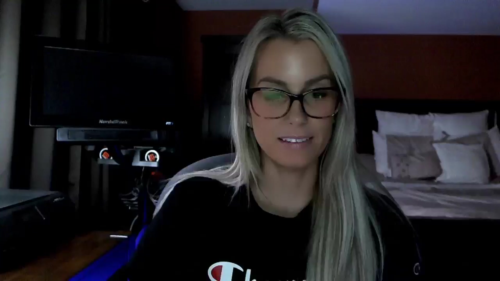 Gallery image thumbnail from Cora9's myfreecams stream on, 03/24/2026, 04:54 image 9 of 20