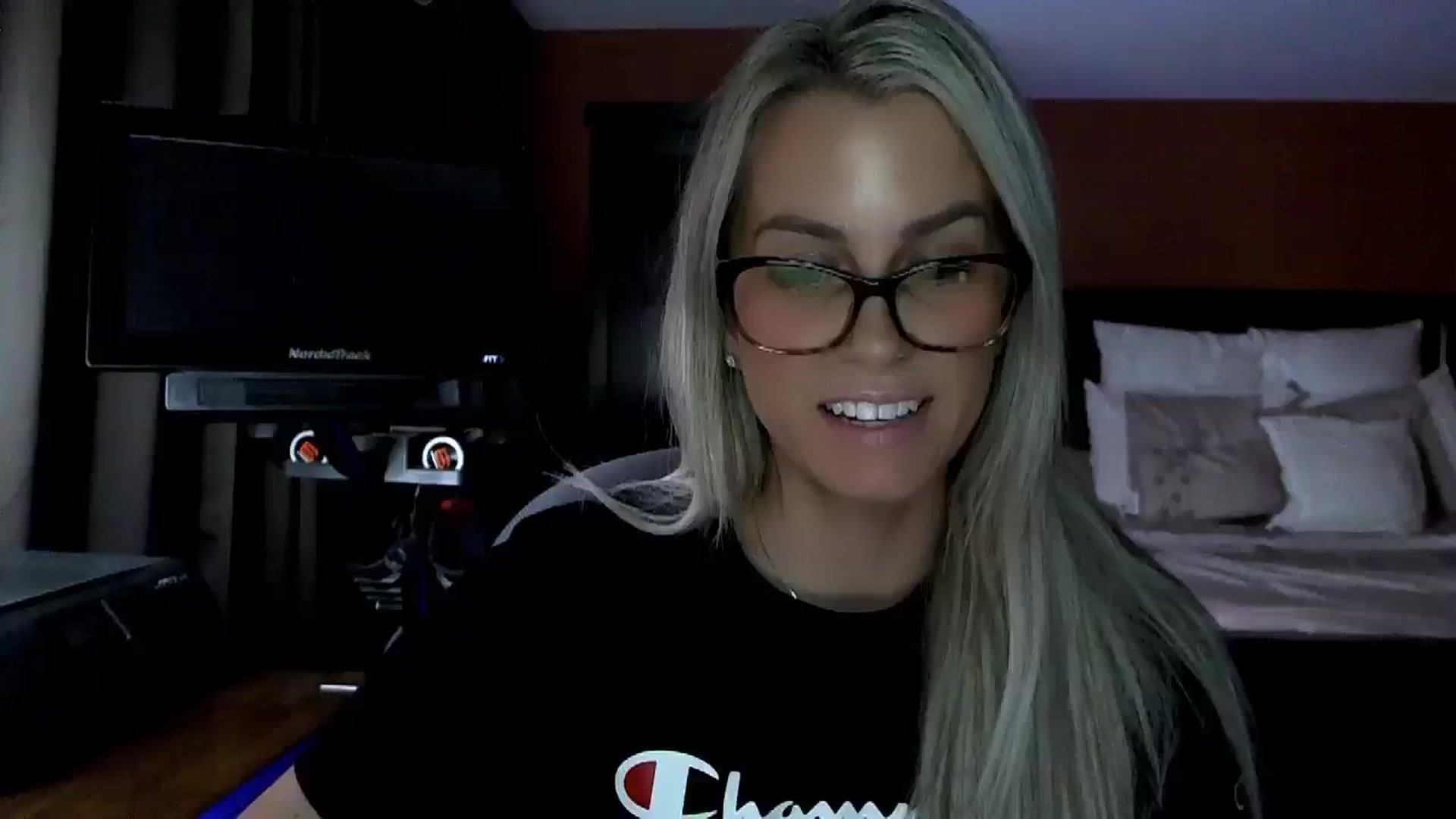 Gallery image thumbnail from Cora9's myfreecams stream on, 03/24/2026, 04:54 image 3 of 20