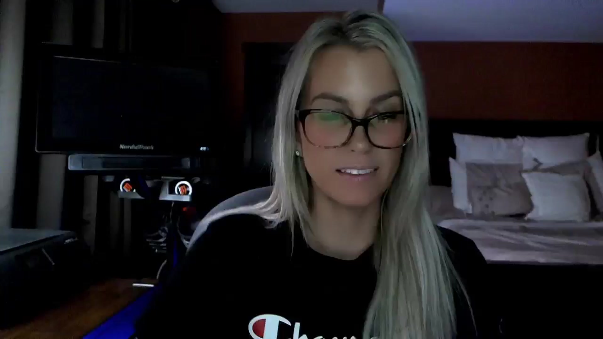 Gallery image thumbnail from Cora9's myfreecams stream on, 03/24/2026, 04:54 image 8 of 20