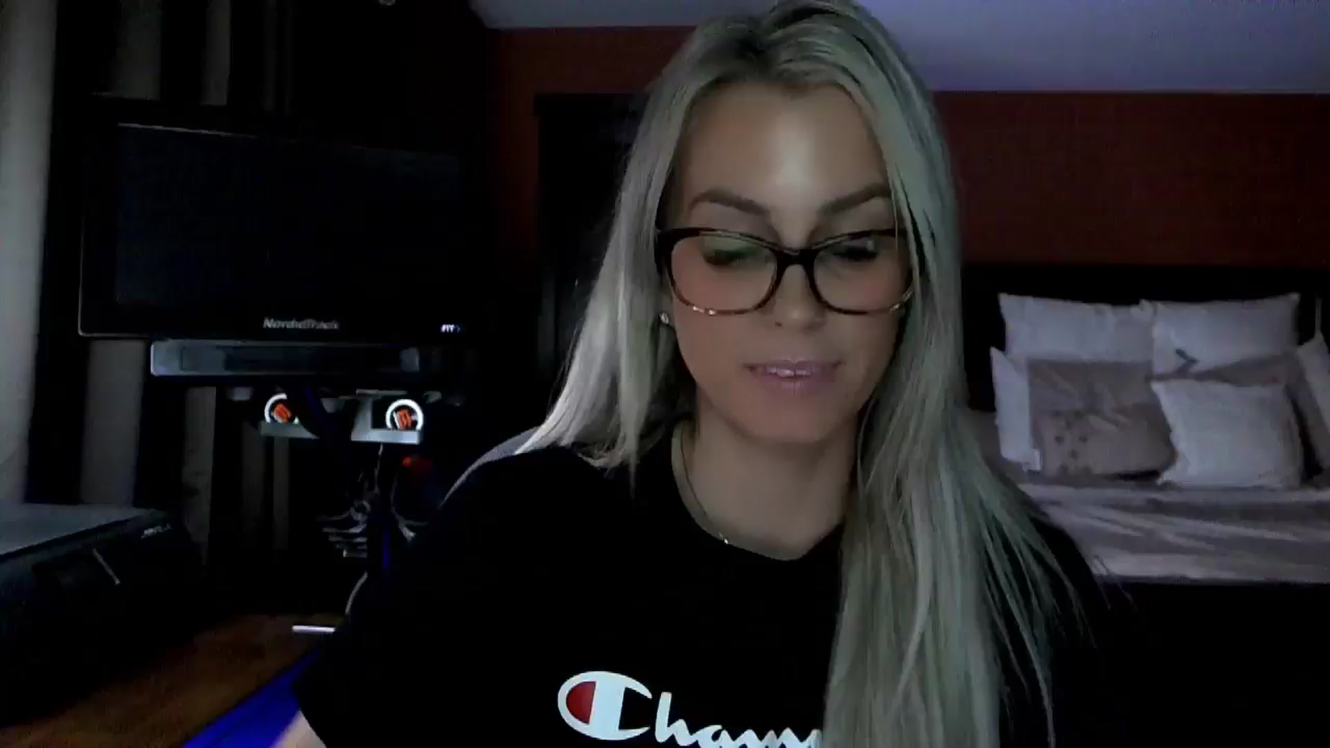 Gallery image thumbnail from Cora9's myfreecams stream on, 03/24/2026, 04:54 image 6 of 20