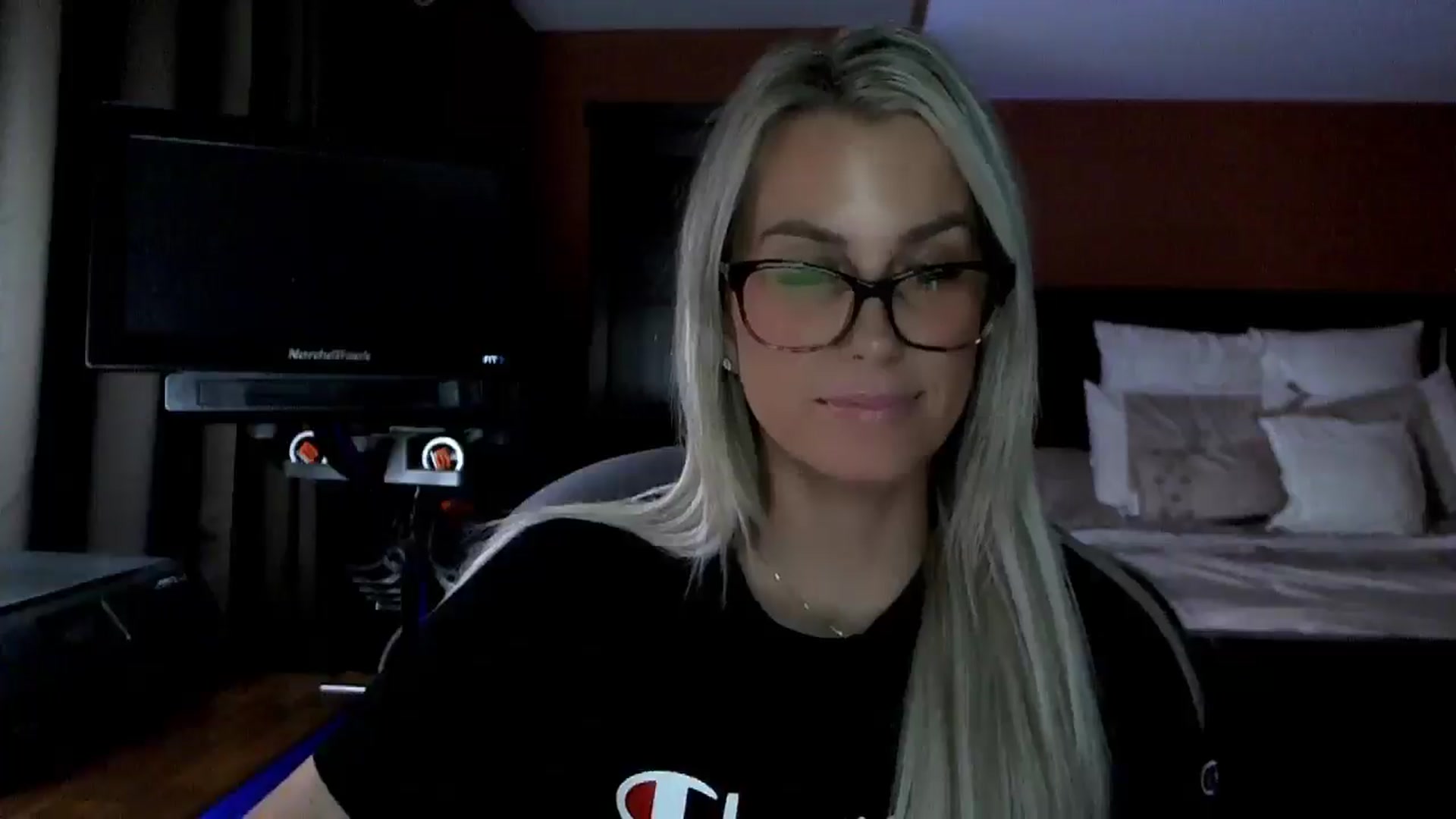 Gallery image thumbnail from Cora9's myfreecams stream on, 03/24/2026, 04:54 image 17 of 20