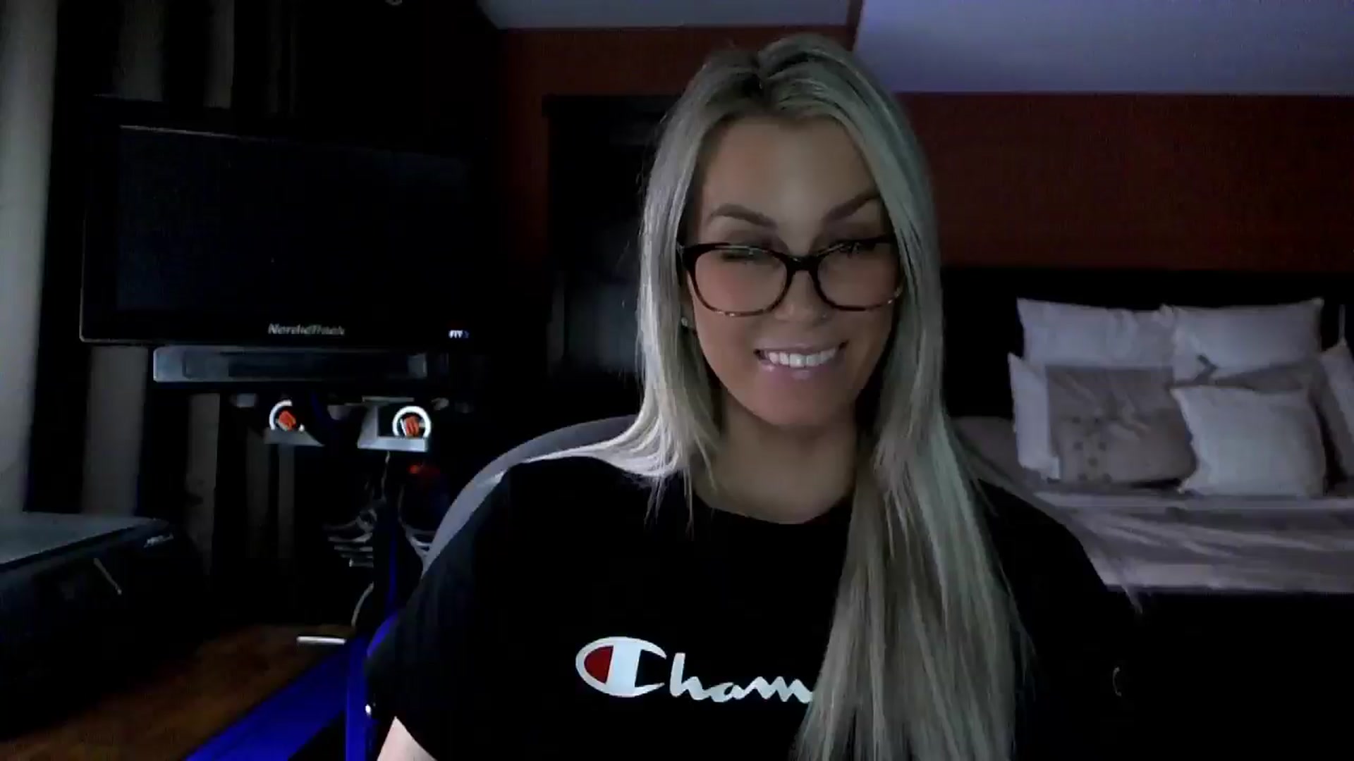 Gallery image thumbnail from Cora9's myfreecams stream on, 03/24/2026, 04:54 image 13 of 20
